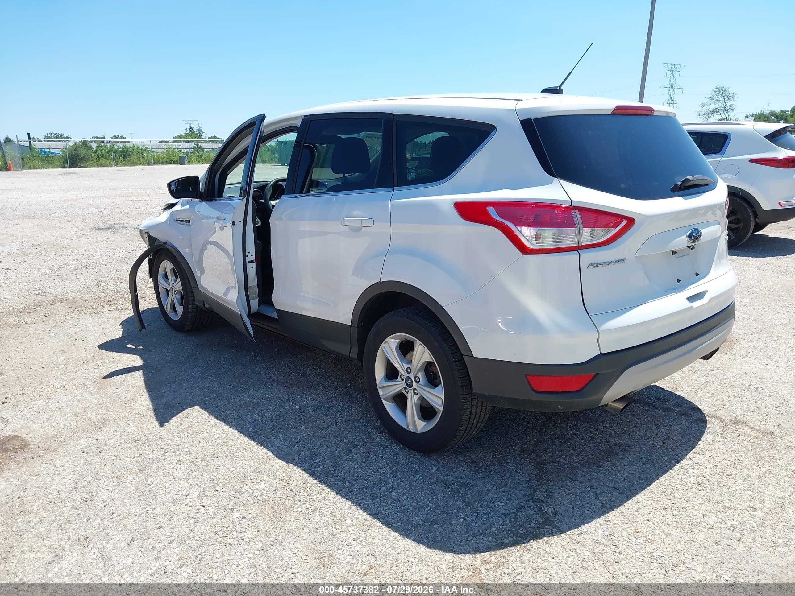 2015 Ford Escape Se Белый vin: 1FMCU9GX3FUB13737