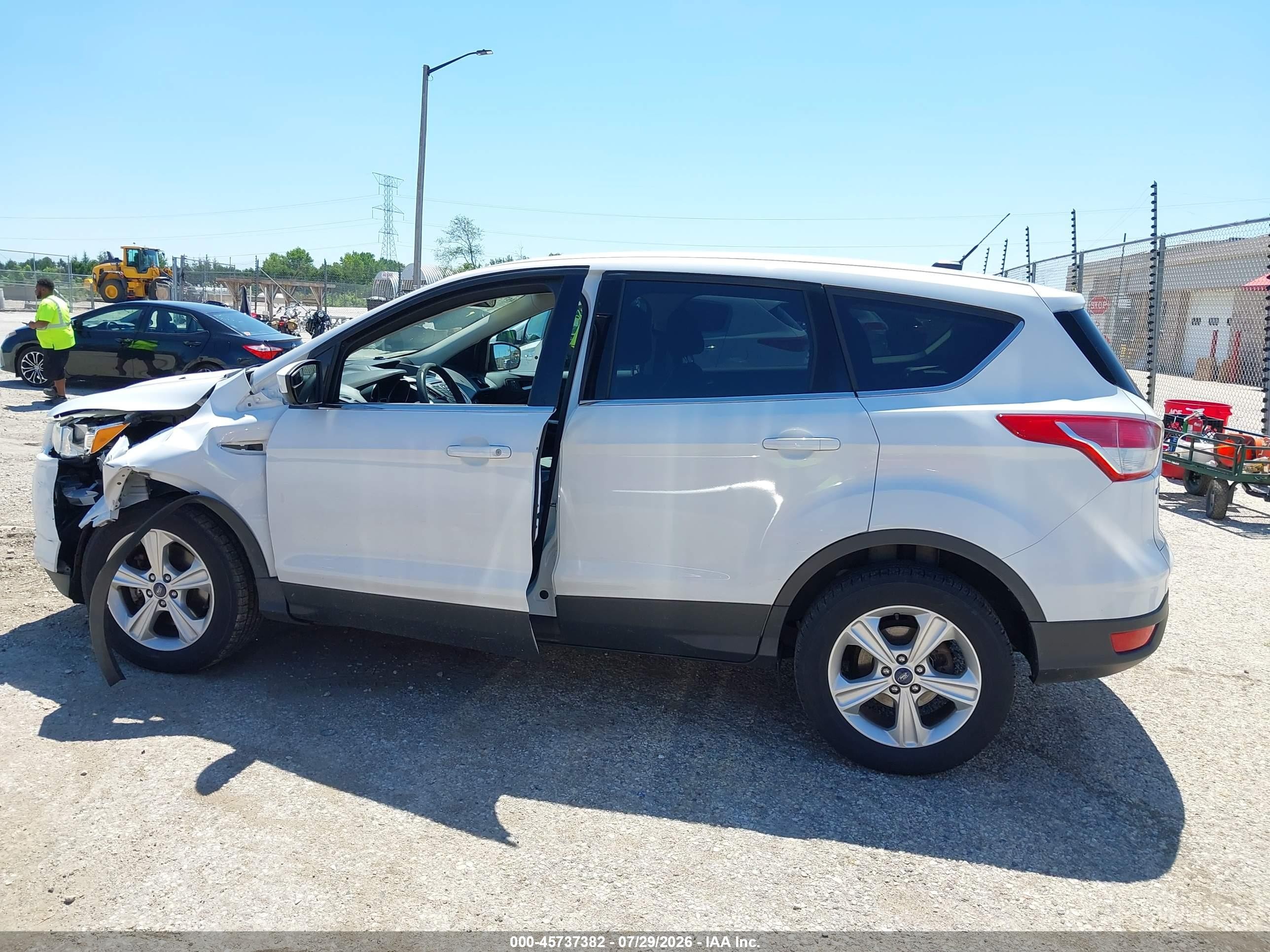 2015 Ford Escape Se Белый vin: 1FMCU9GX3FUB13737