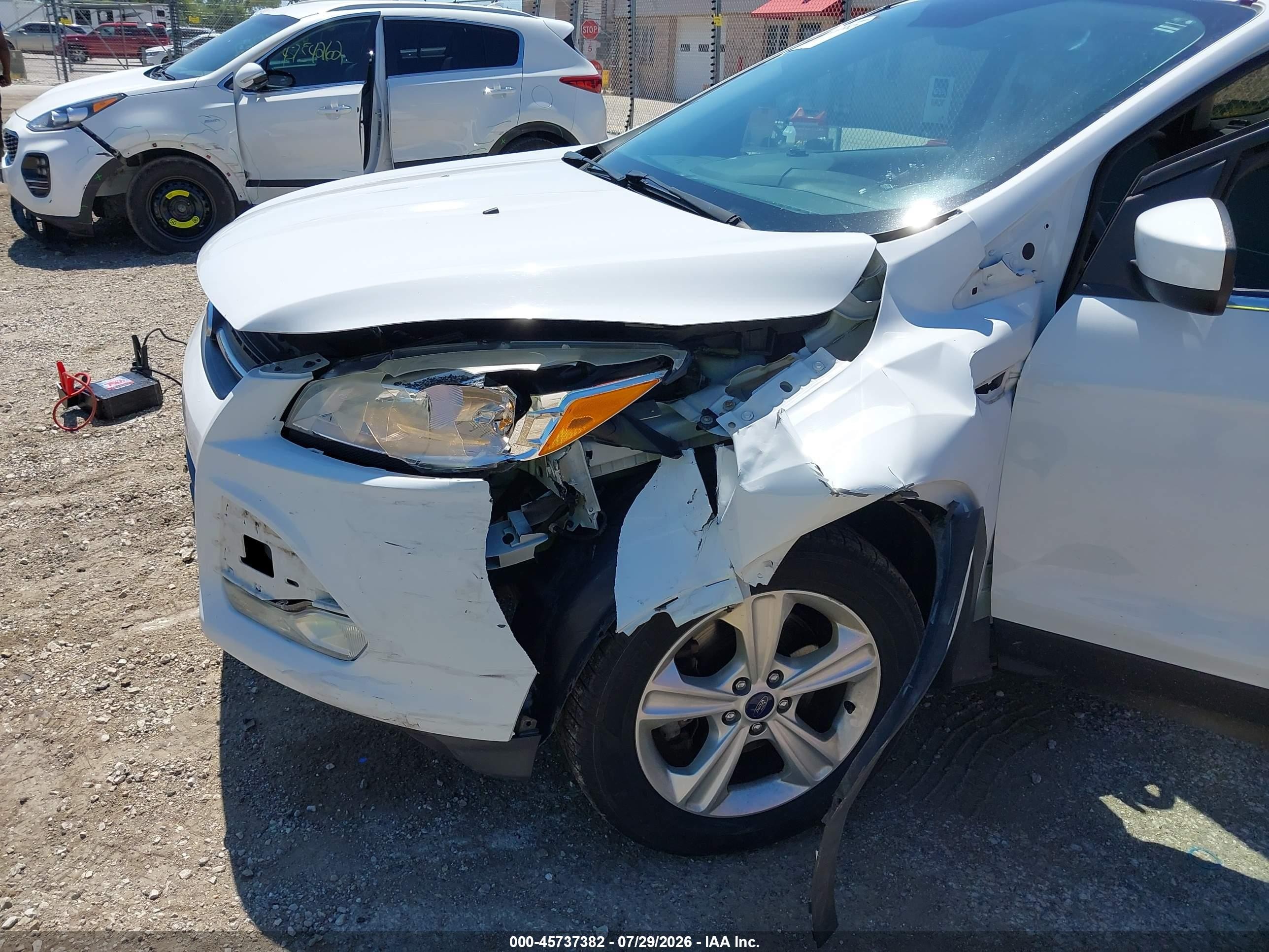 2015 Ford Escape Se Белый vin: 1FMCU9GX3FUB13737
