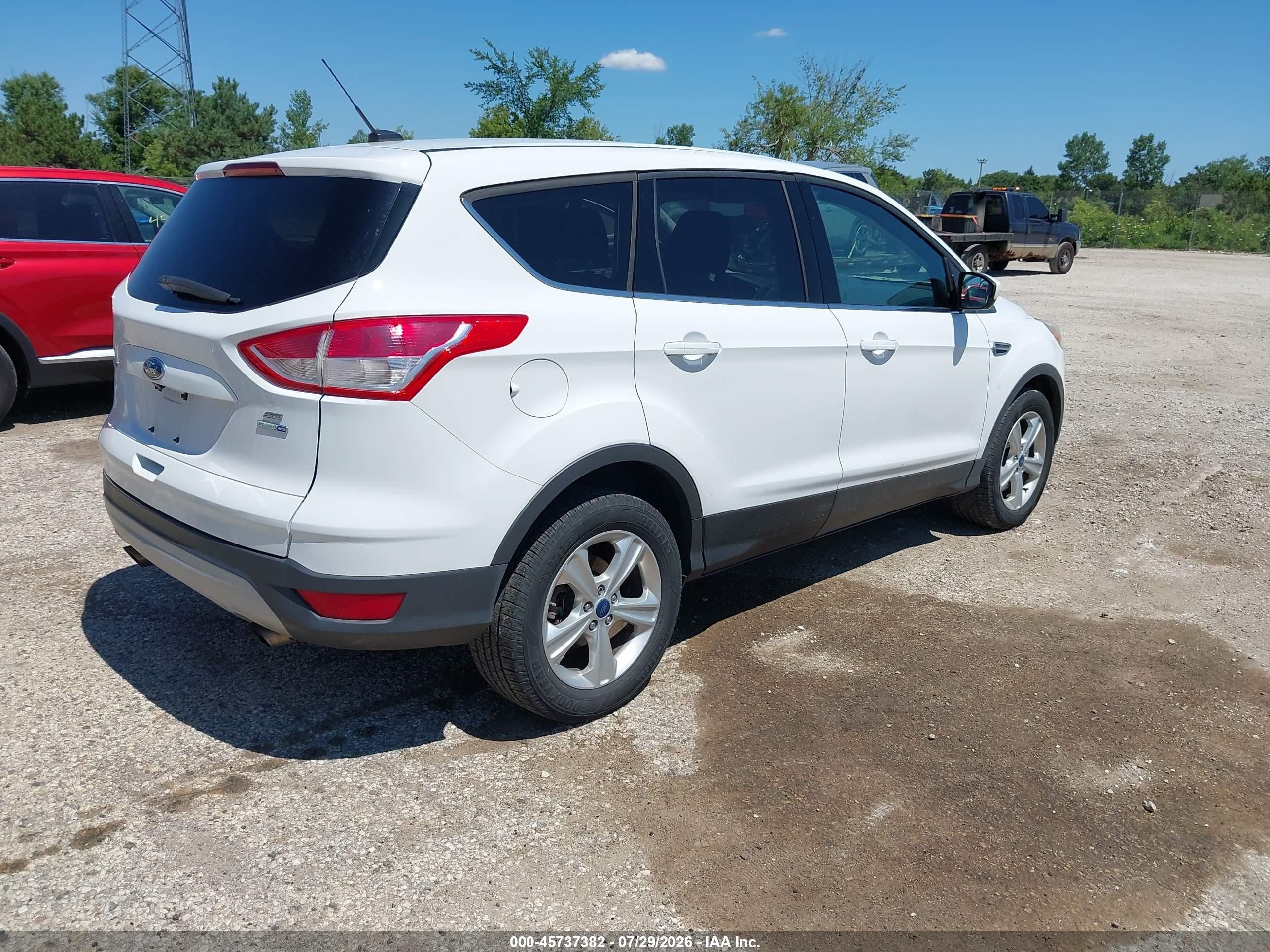 2015 Ford Escape Se Белый vin: 1FMCU9GX3FUB13737