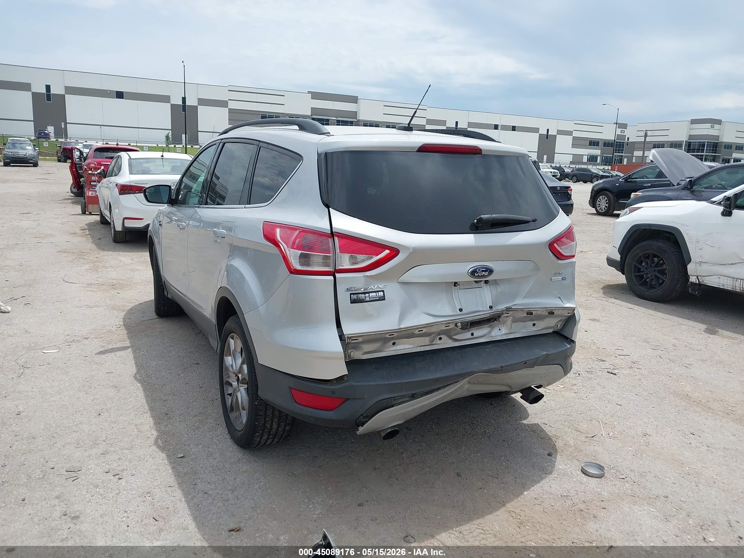 2015 Ford Escape Se Серебряный vin: 1FMCU9GX3FUB17948