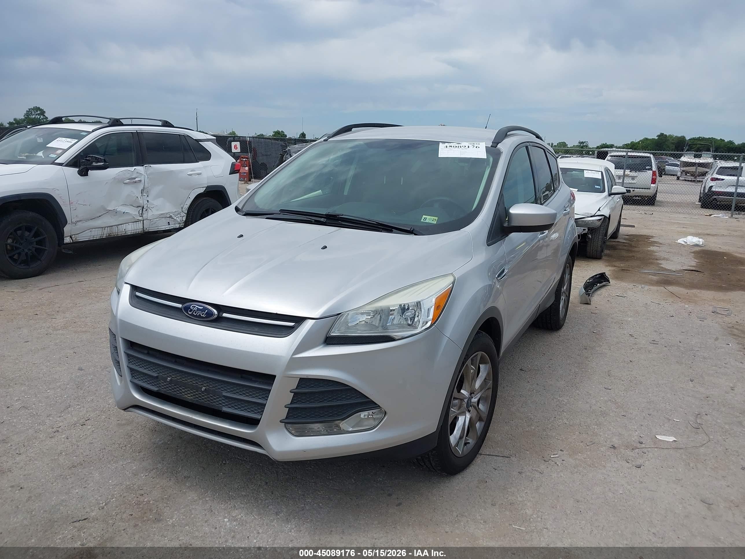 2015 Ford Escape Se Серебряный vin: 1FMCU9GX3FUB17948