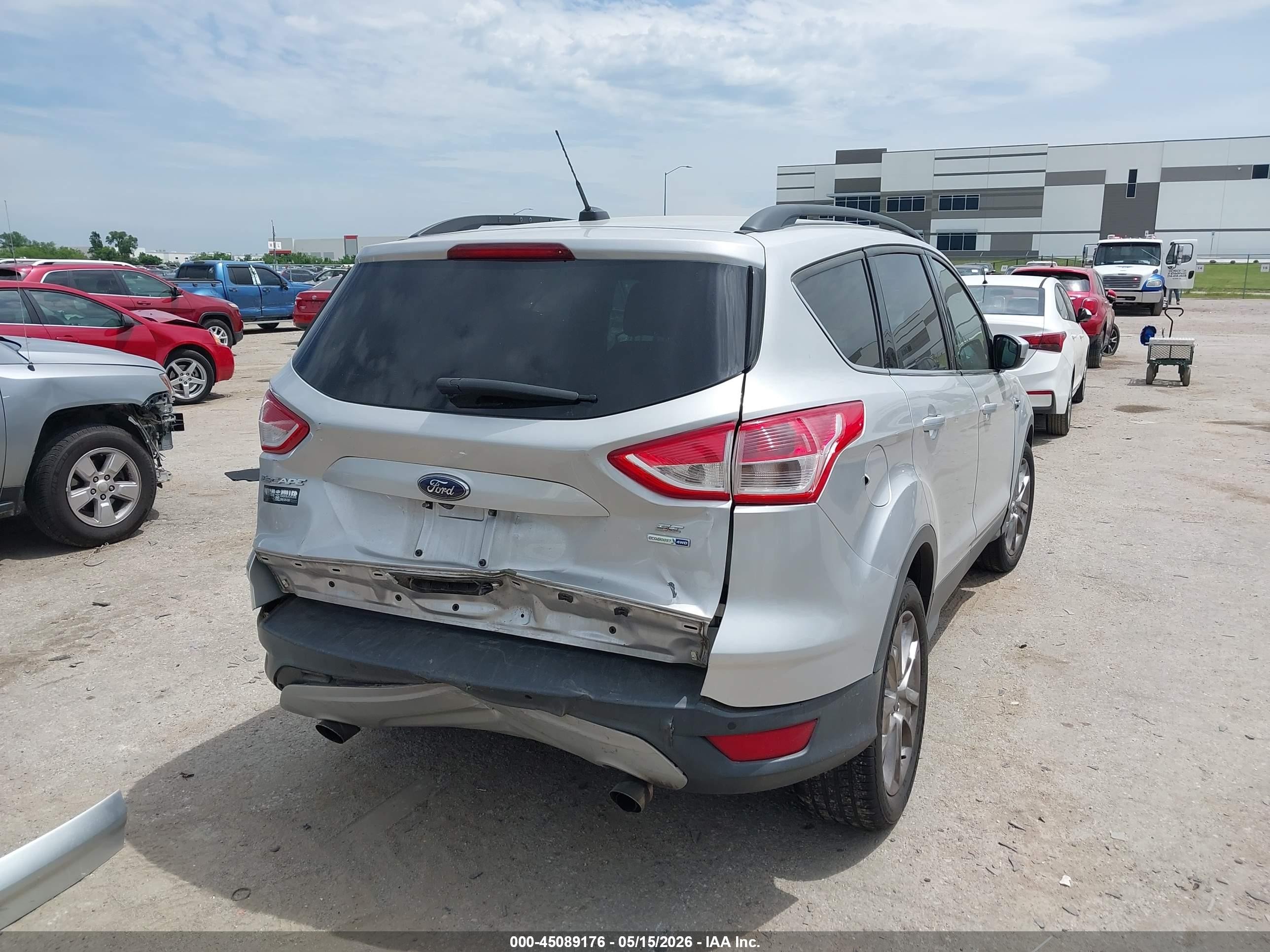 2015 Ford Escape Se Серебряный vin: 1FMCU9GX3FUB17948