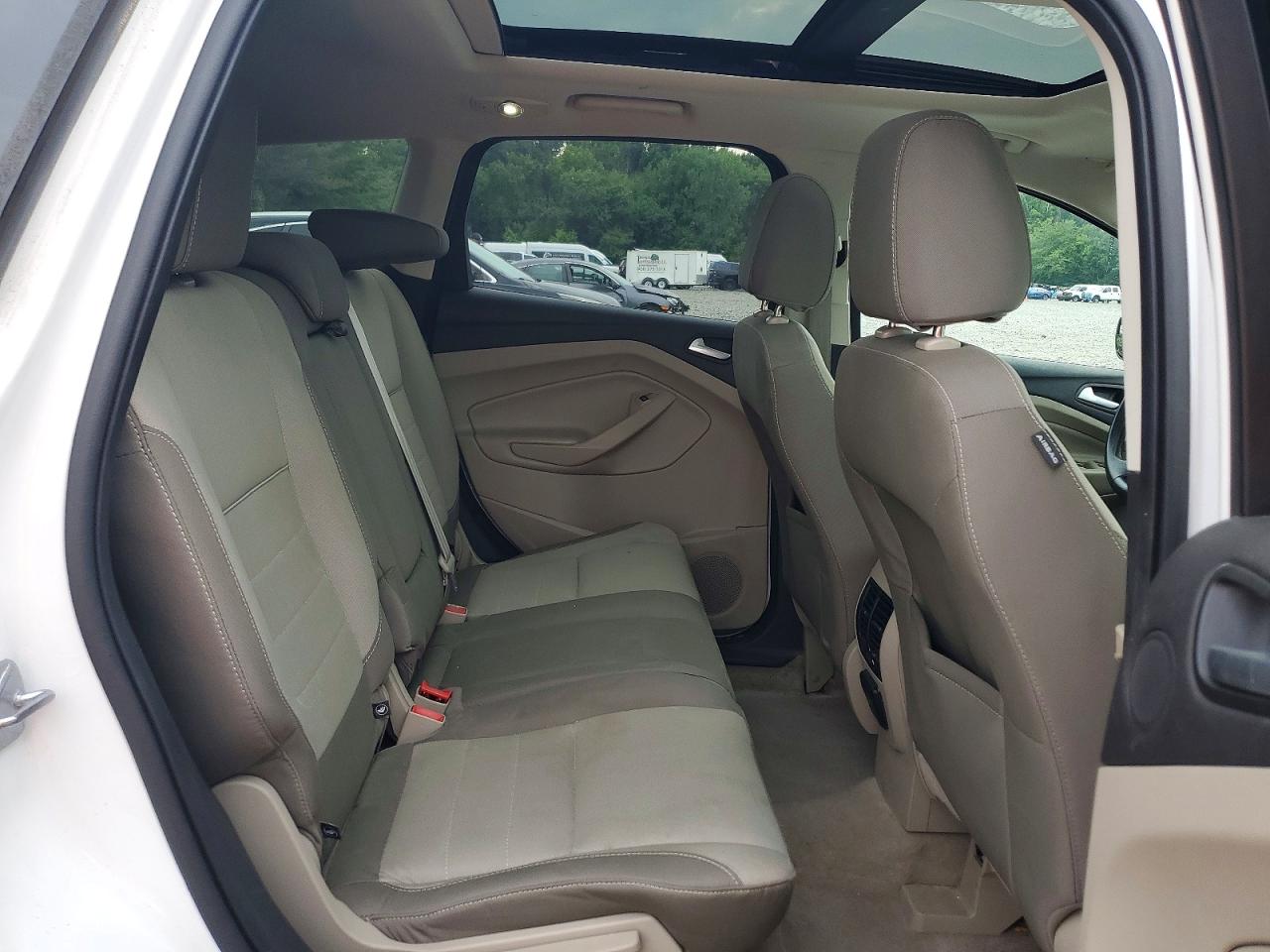 2015 Ford Escape Se Белый vin: 1FMCU9GX3FUC30993