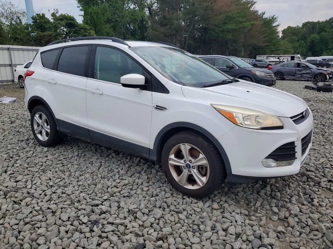 2015 Ford Escape Se Белый vin: 1FMCU9GX3FUC30993