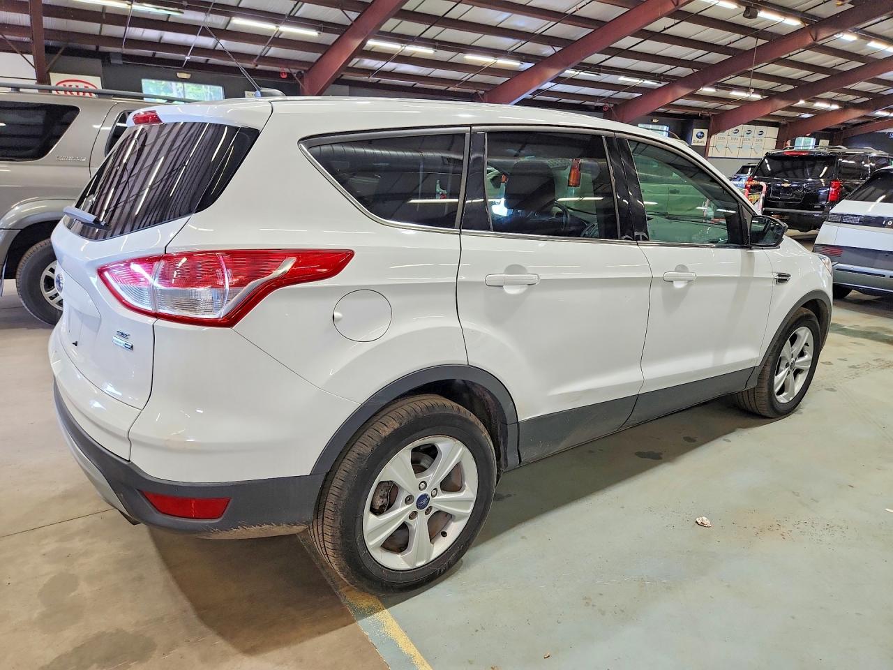 2016 Ford Escape Se White vin: 1FMCU9GX3GUB74751