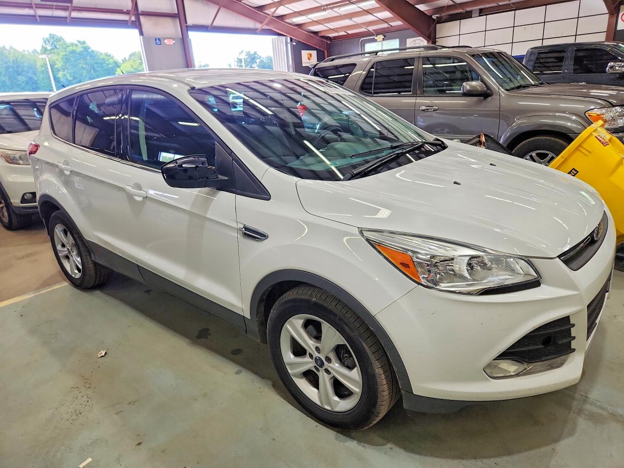 2016 Ford Escape Se White vin: 1FMCU9GX3GUB74751