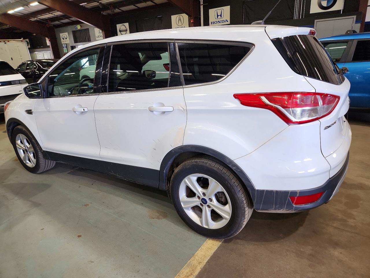 2016 Ford Escape Se White vin: 1FMCU9GX3GUB74751