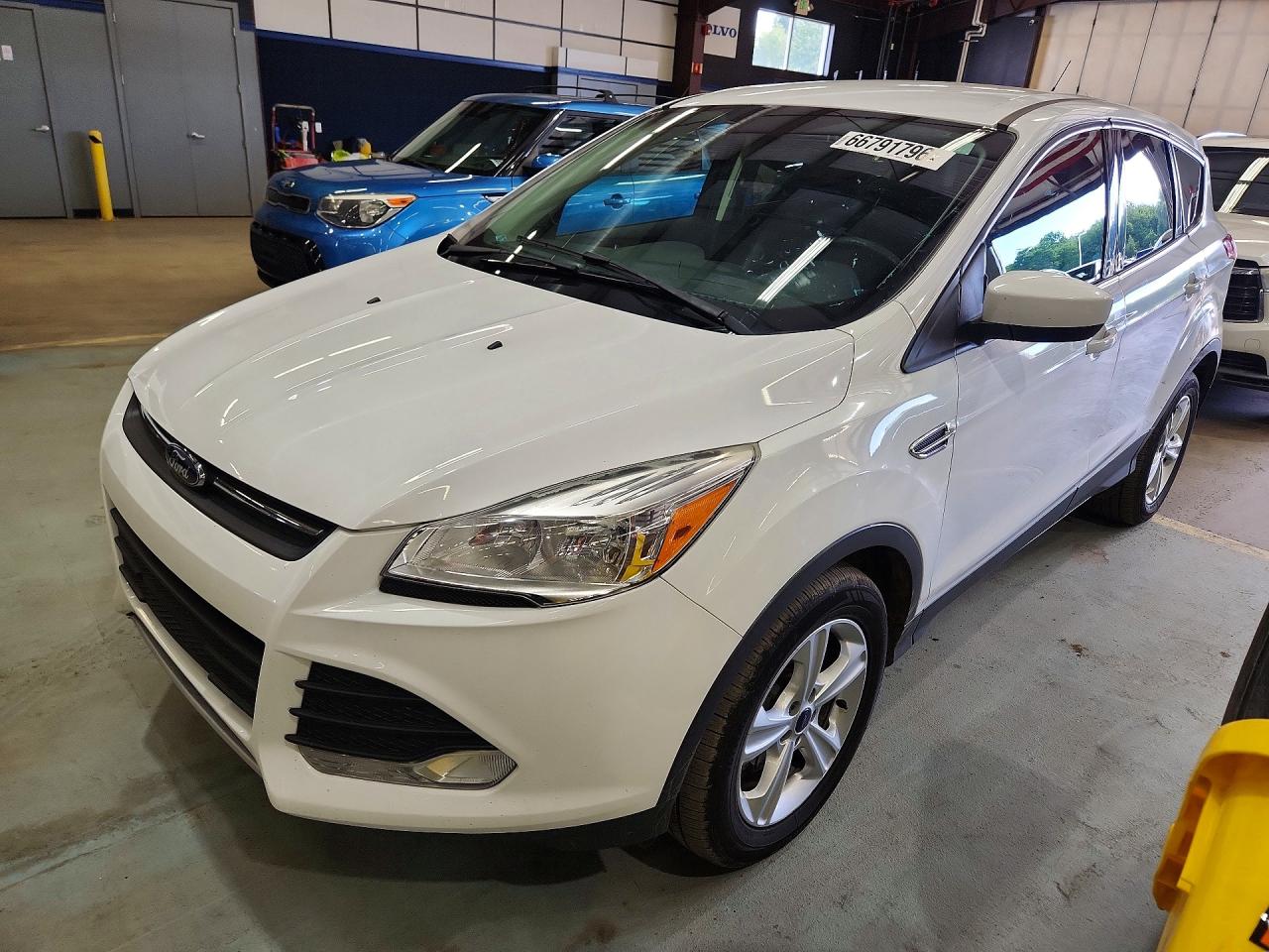 2016 Ford Escape Se White vin: 1FMCU9GX3GUB74751