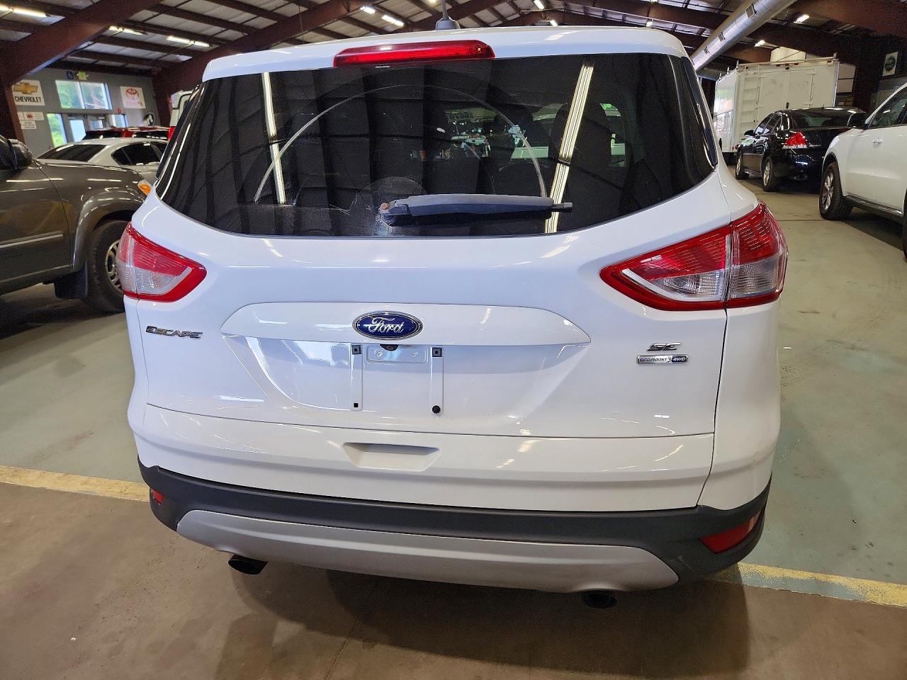 2016 Ford Escape Se White vin: 1FMCU9GX3GUB74751
