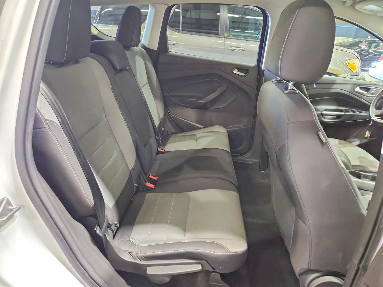2016 Ford Escape Se White vin: 1FMCU9GX3GUB74751