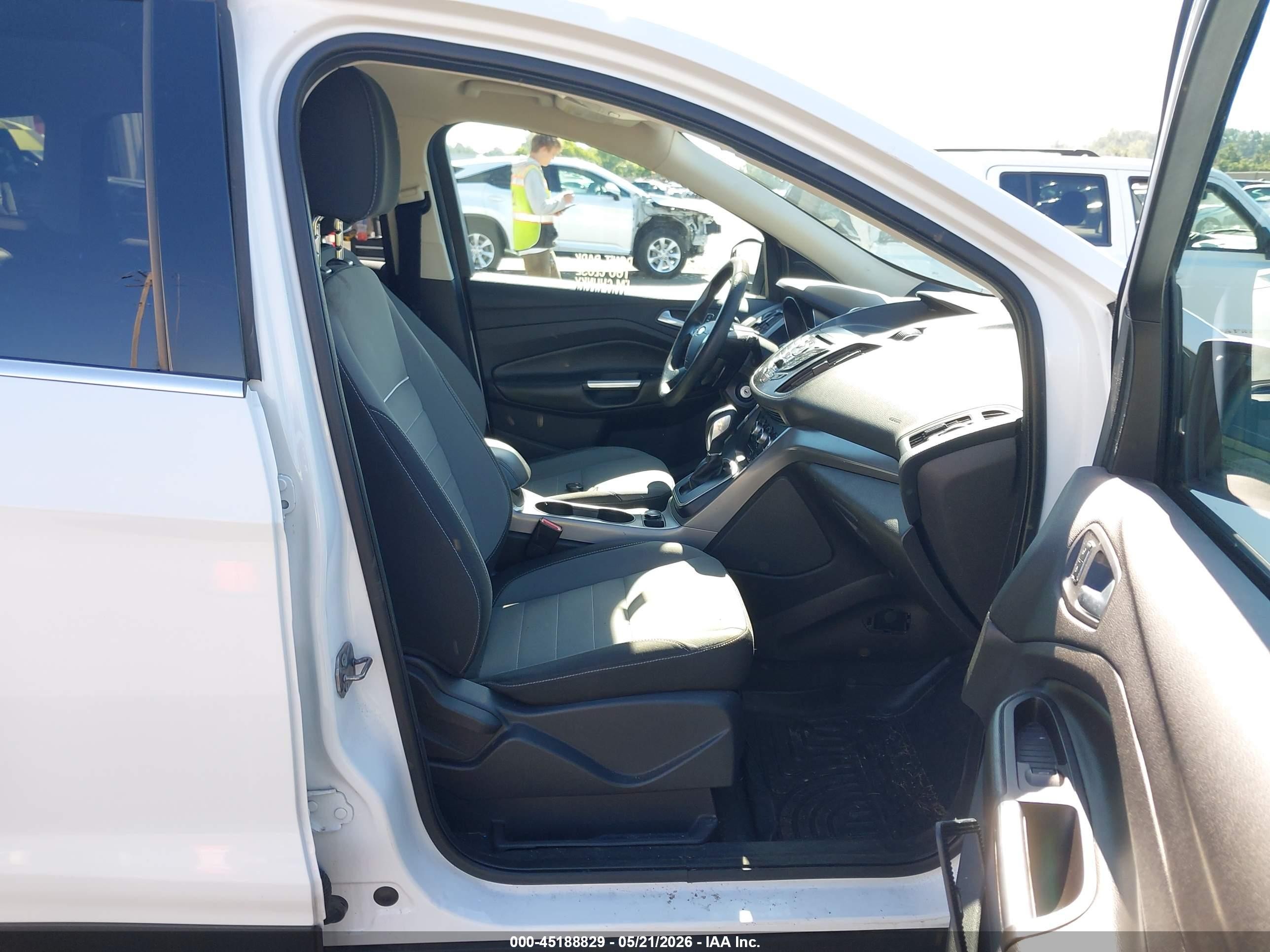 2013 Ford Escape Se White vin: 1FMCU9GX4DUB47098