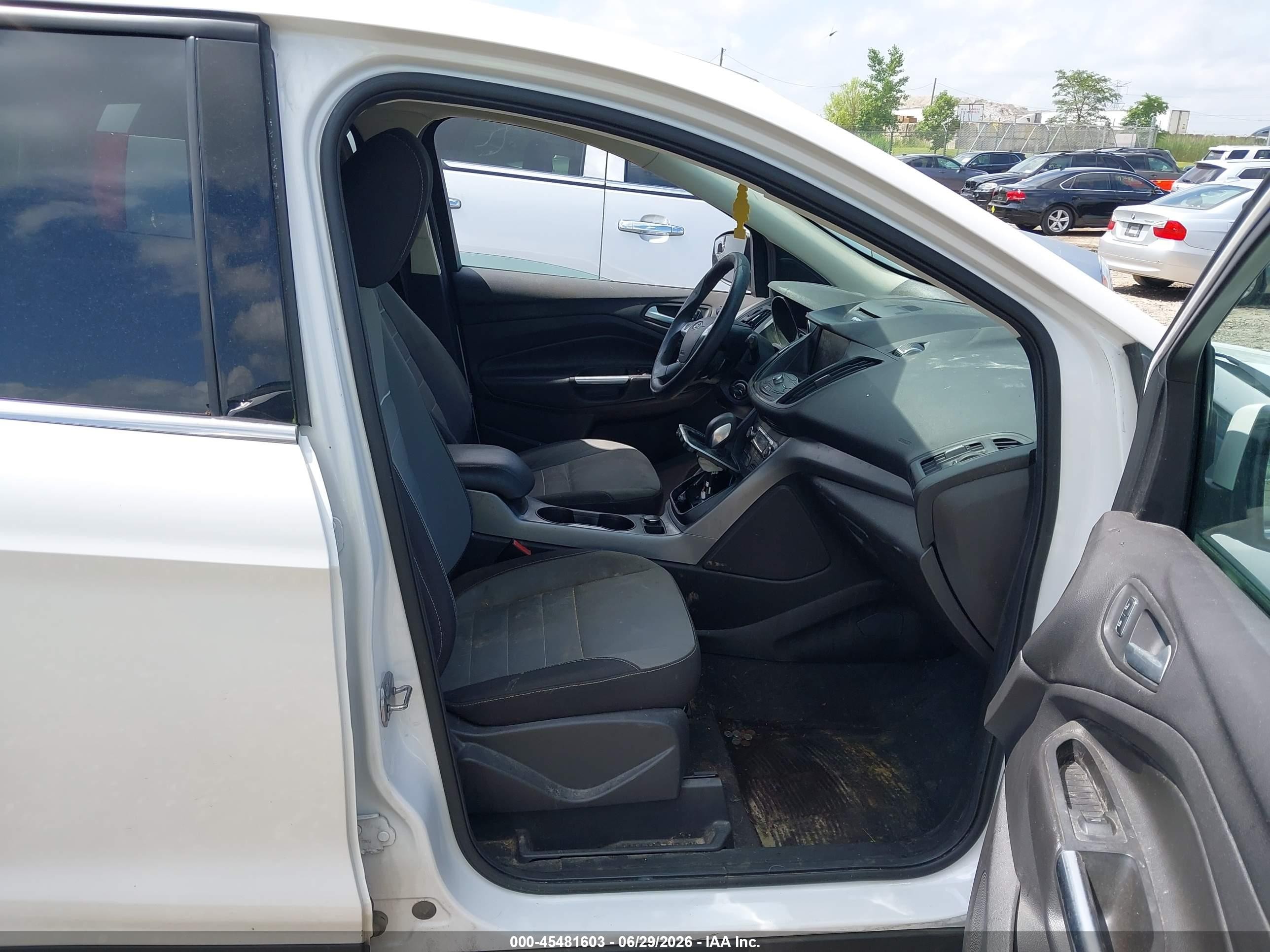2013 Ford Escape Se White vin: 1FMCU9GX4DUB79307