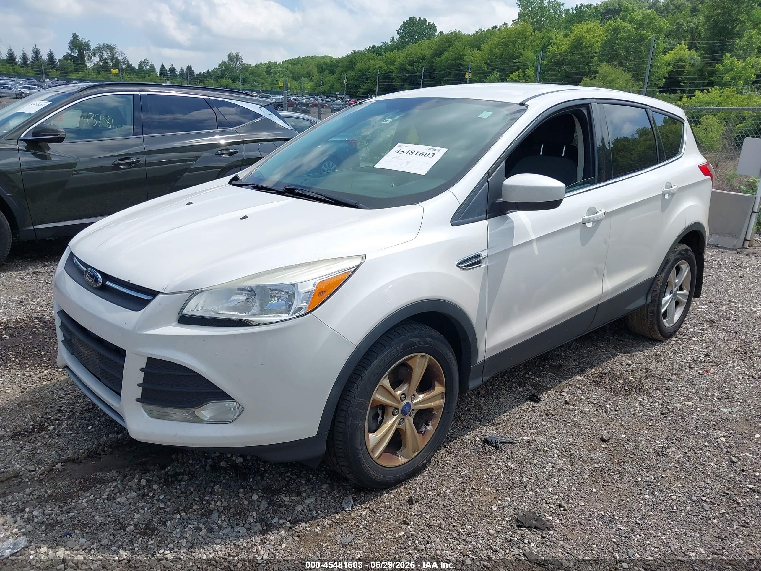 2013 Ford Escape Se White vin: 1FMCU9GX4DUB79307