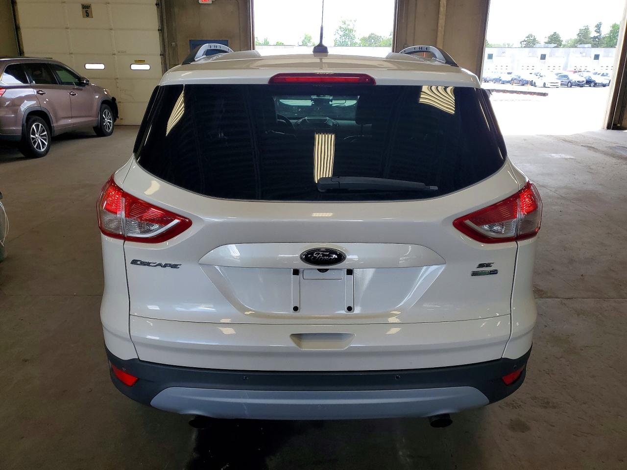 2014 Ford Escape Se Белый vin: 1FMCU9GX4EUB87456