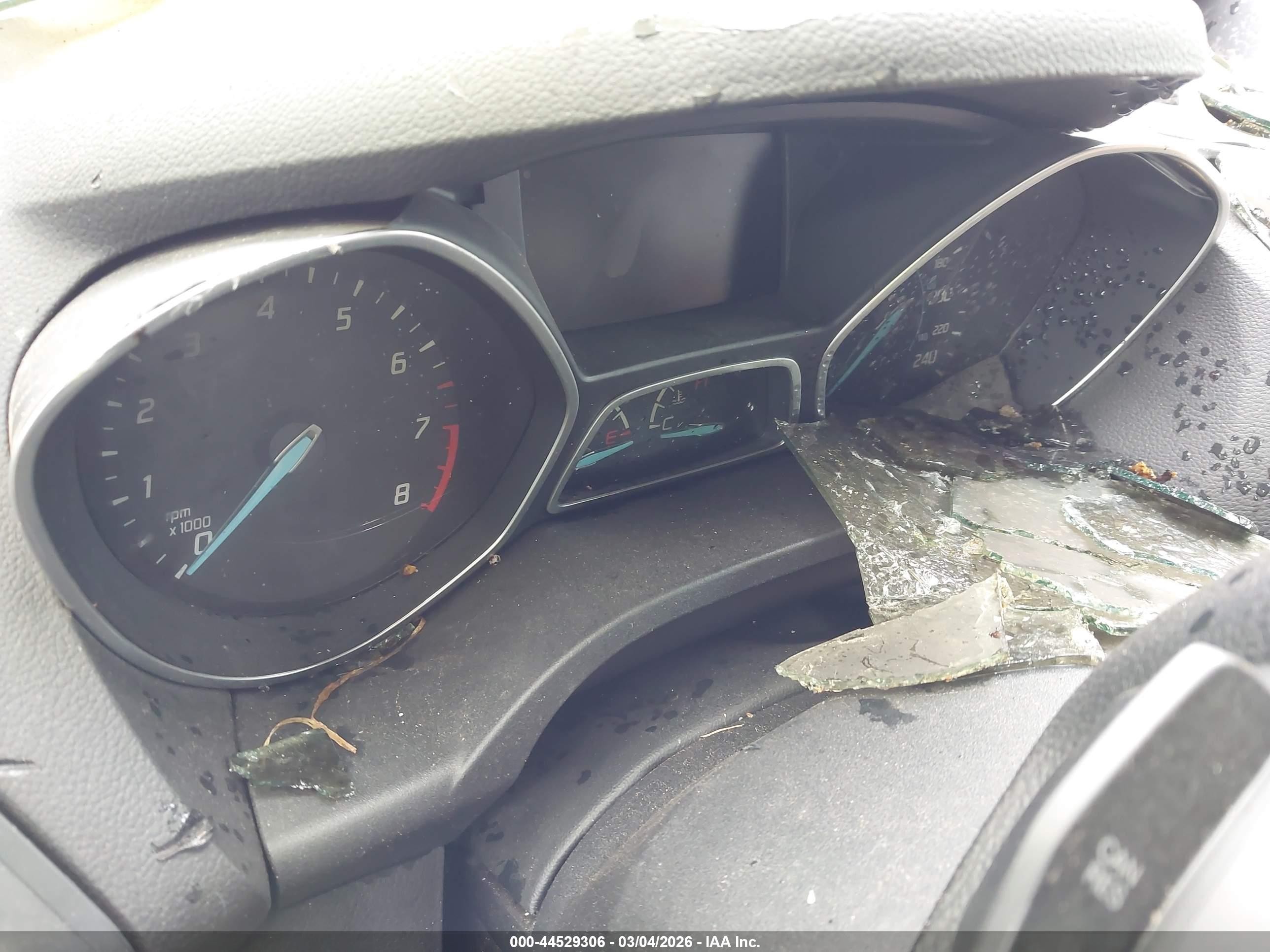 2014 Ford Escape Se White vin: 1FMCU9GX4EUD27778