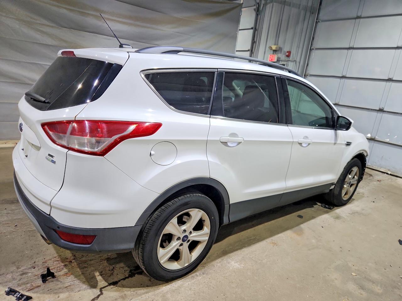 2015 Ford Escape Se White vin: 1FMCU9GX4FUB99785