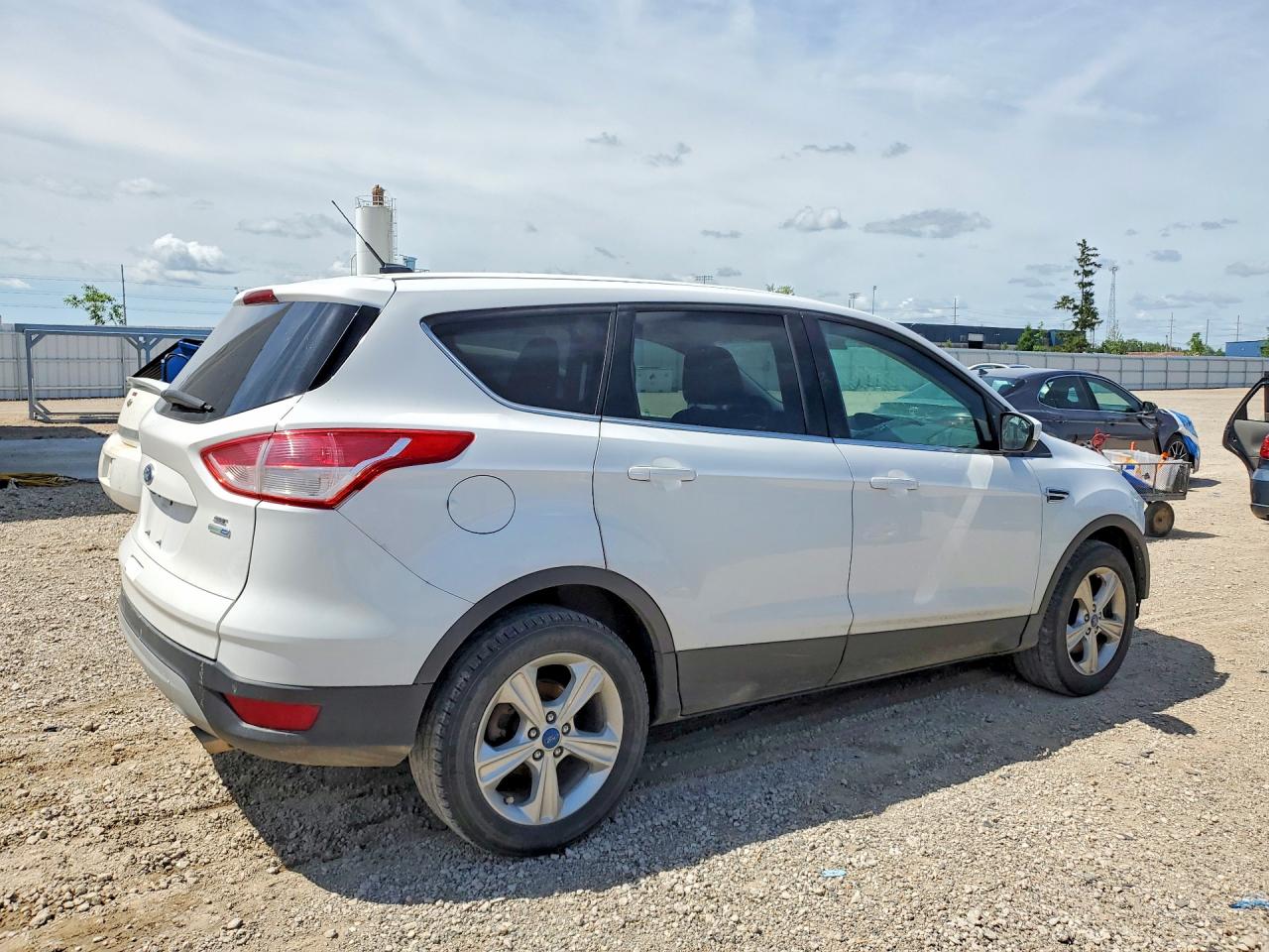 2015 Ford Escape Se Белый vin: 1FMCU9GX4FUC57250