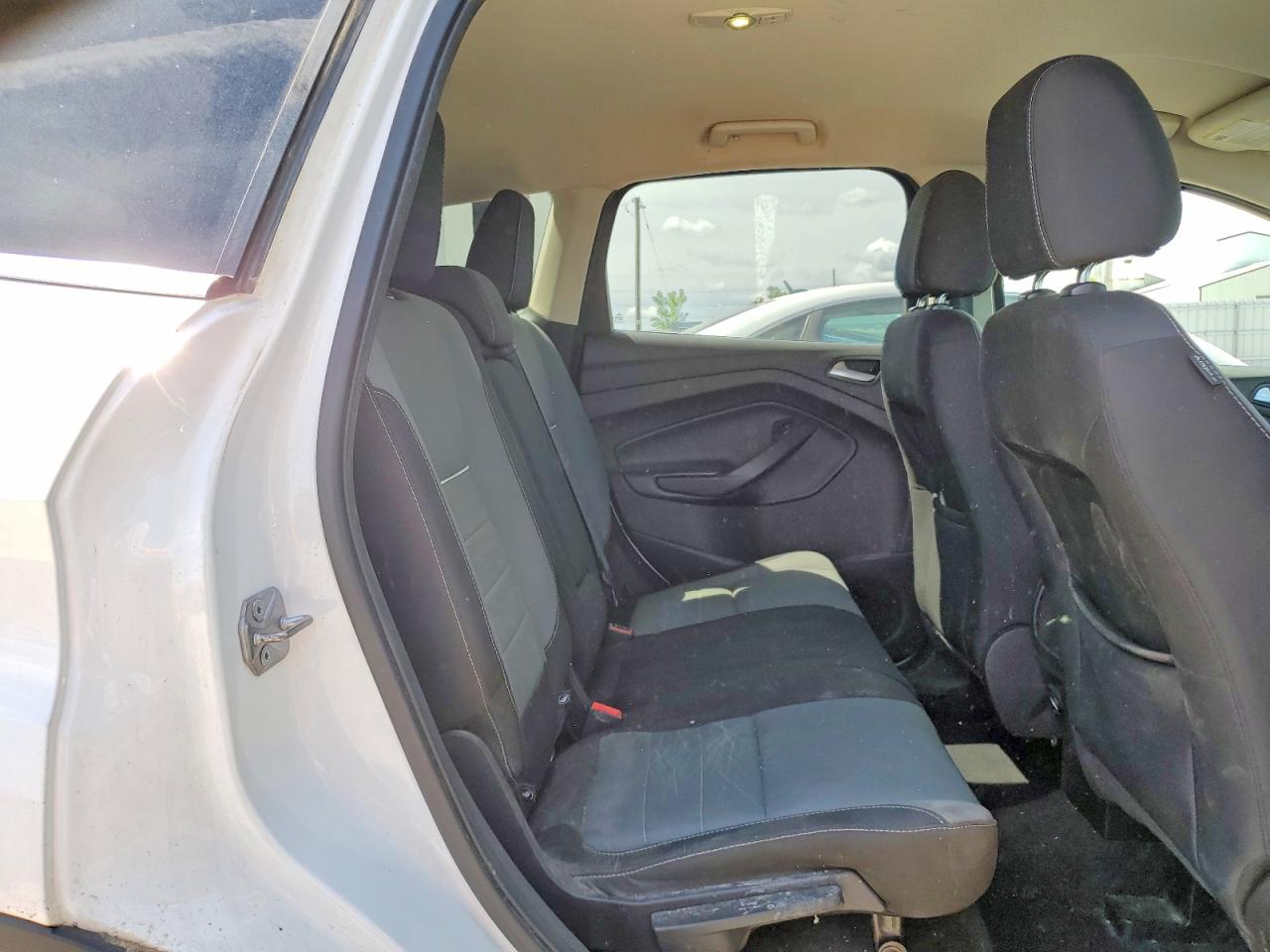 2015 Ford Escape Se Белый vin: 1FMCU9GX4FUC57250