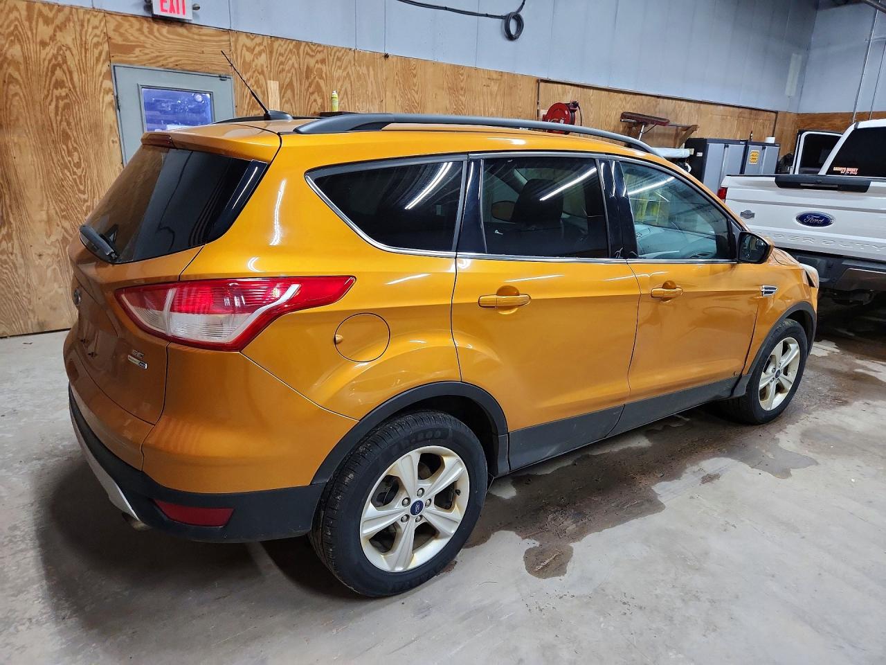 2016 Ford Escape Se Orange vin: 1FMCU9GX4GUB22948