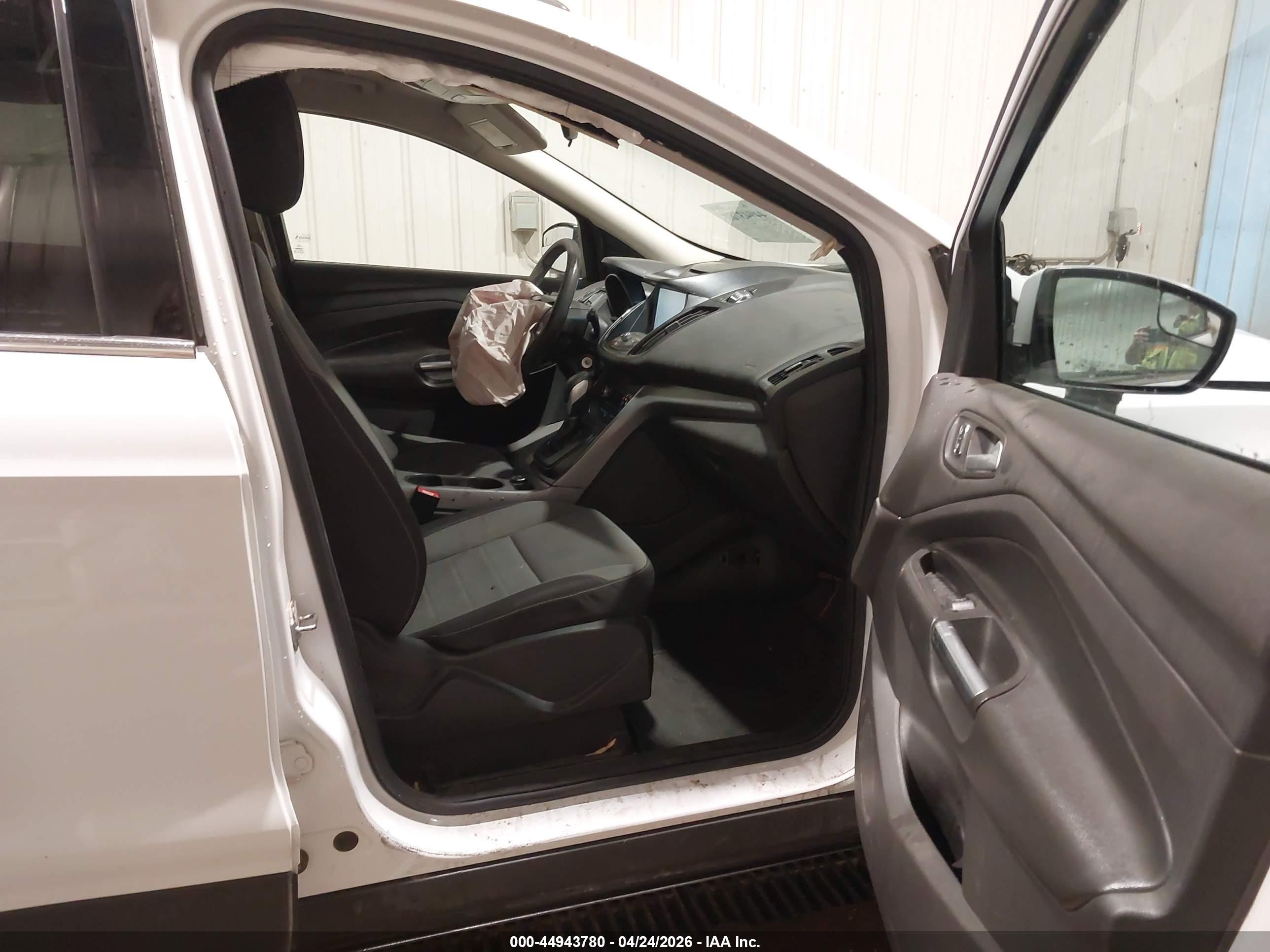 2014 Ford Escape Se White vin: 1FMCU9GX5EUC09593