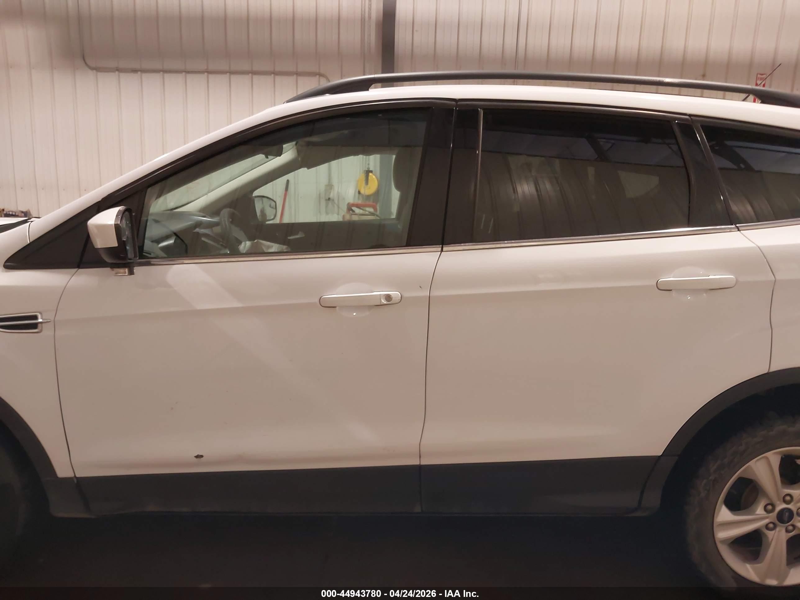 2014 Ford Escape Se White vin: 1FMCU9GX5EUC09593