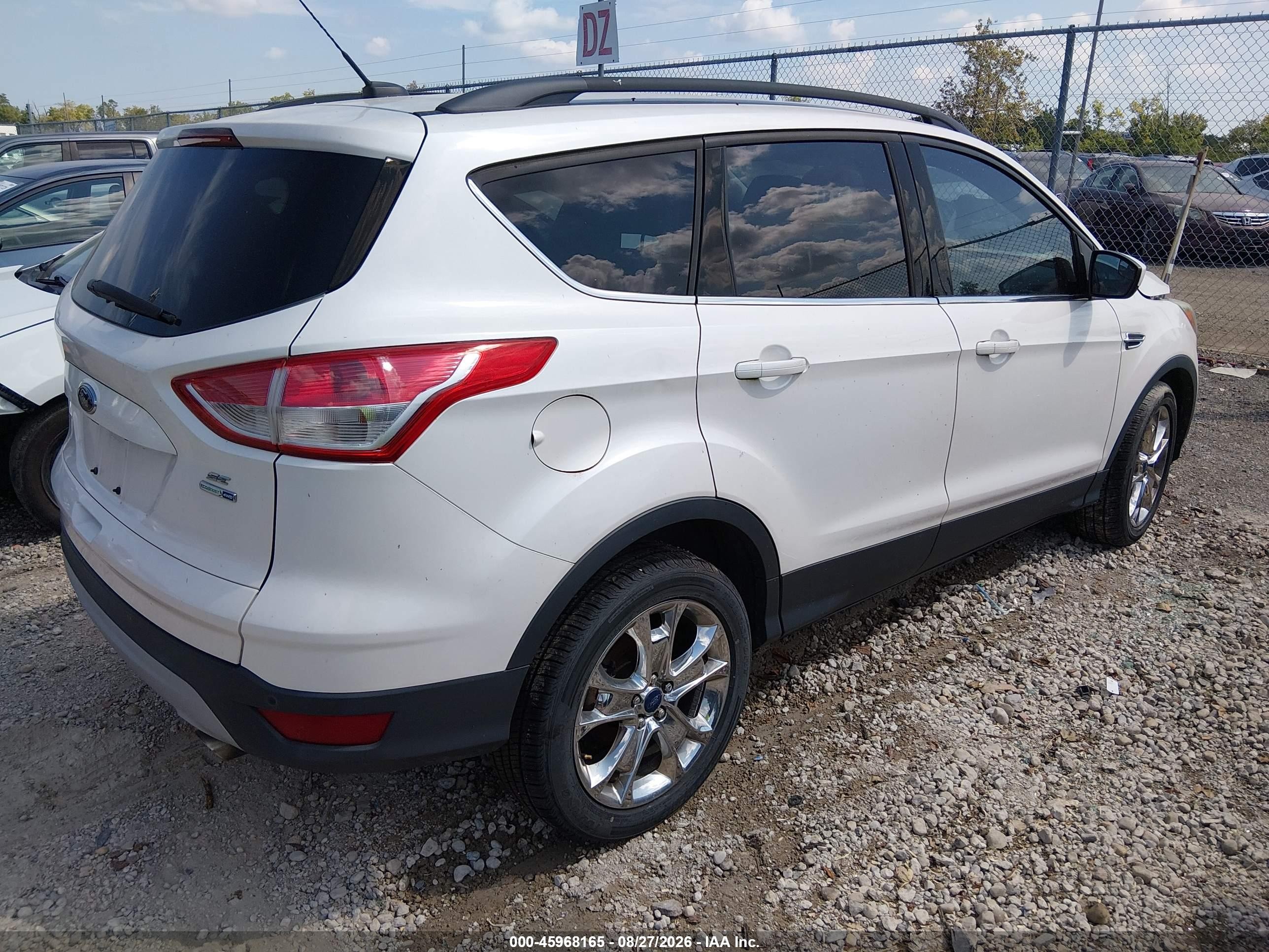 2015 Ford Escape Se White vin: 1FMCU9GX5FUB47498