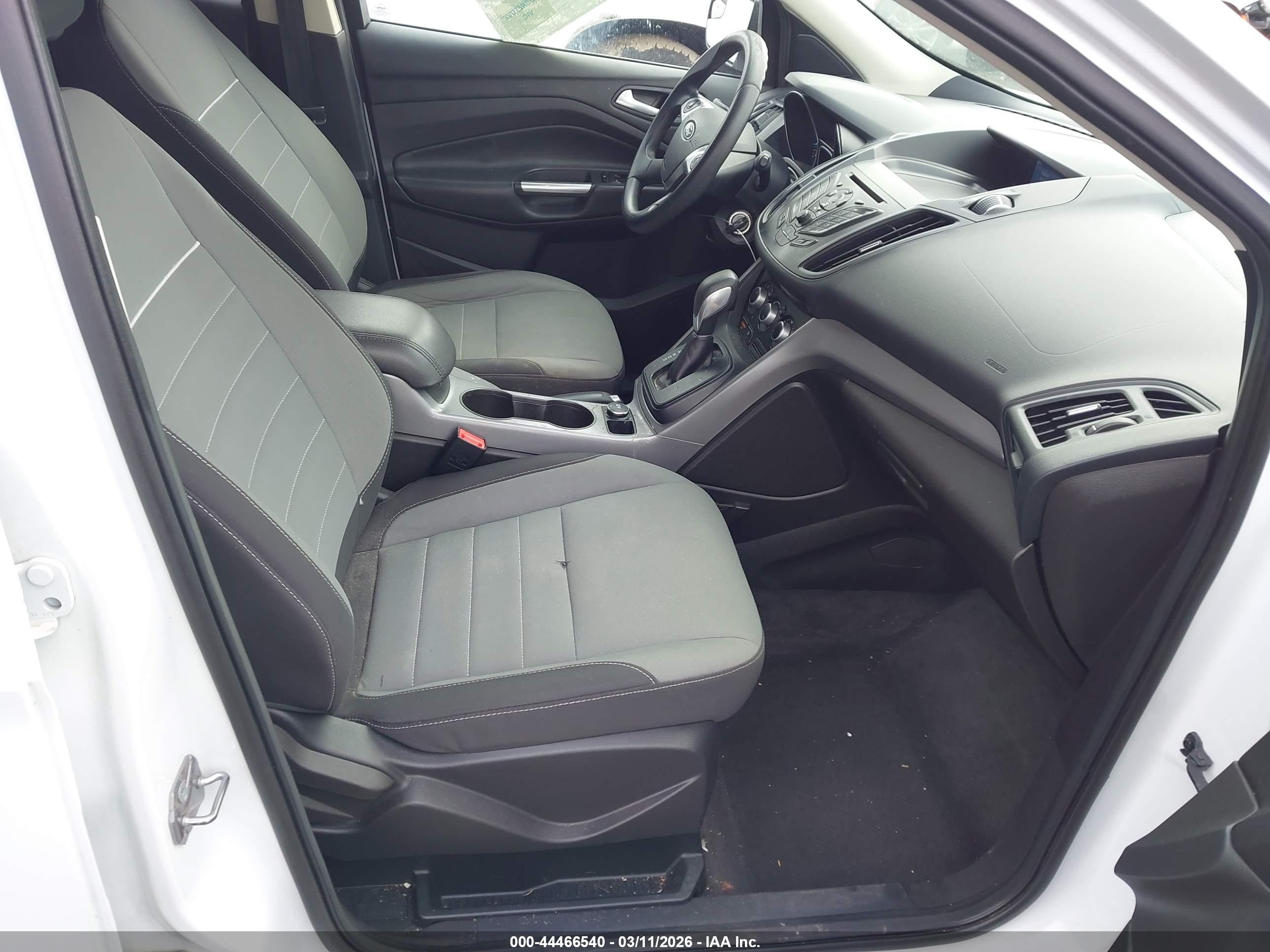 2015 Ford Escape Se White vin: 1FMCU9GX5FUC28081