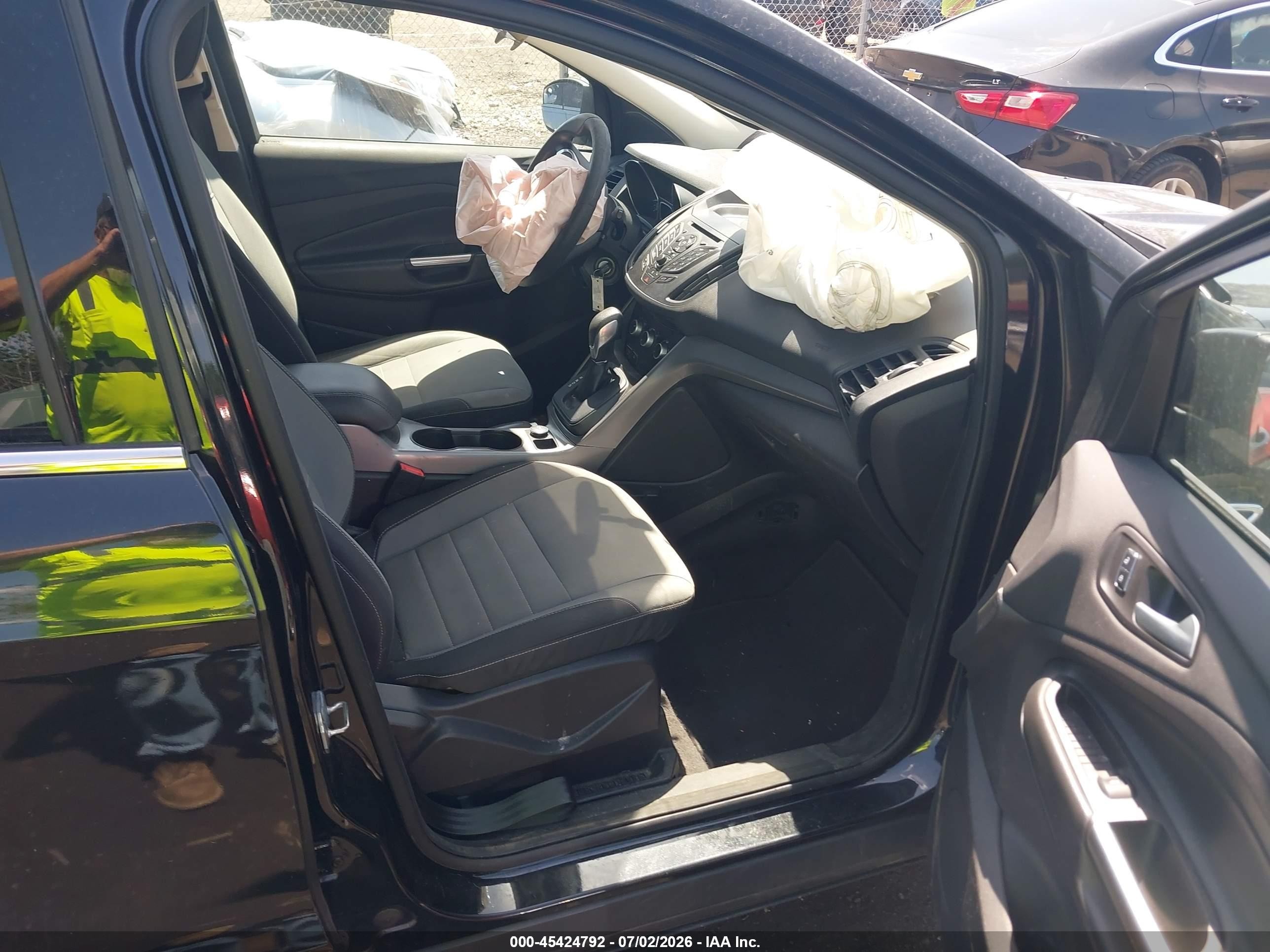 2015 Ford Escape Se Черный vin: 1FMCU9GX5FUC84392