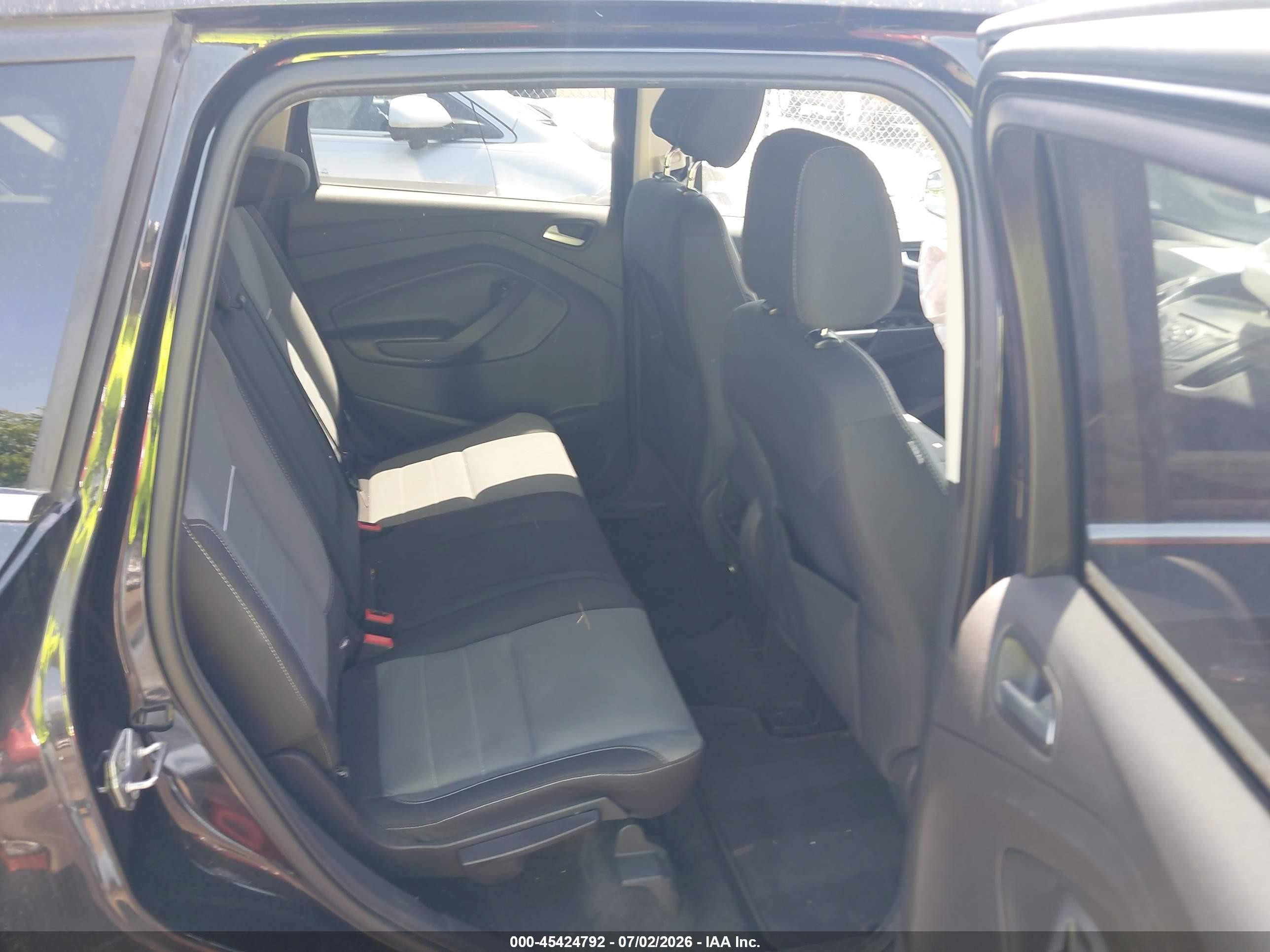 2015 Ford Escape Se Черный vin: 1FMCU9GX5FUC84392