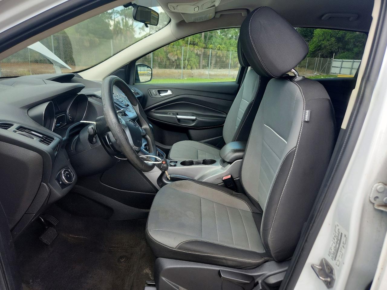 2013 Ford Escape Se Белый vin: 1FMCU9GX6DUB35678
