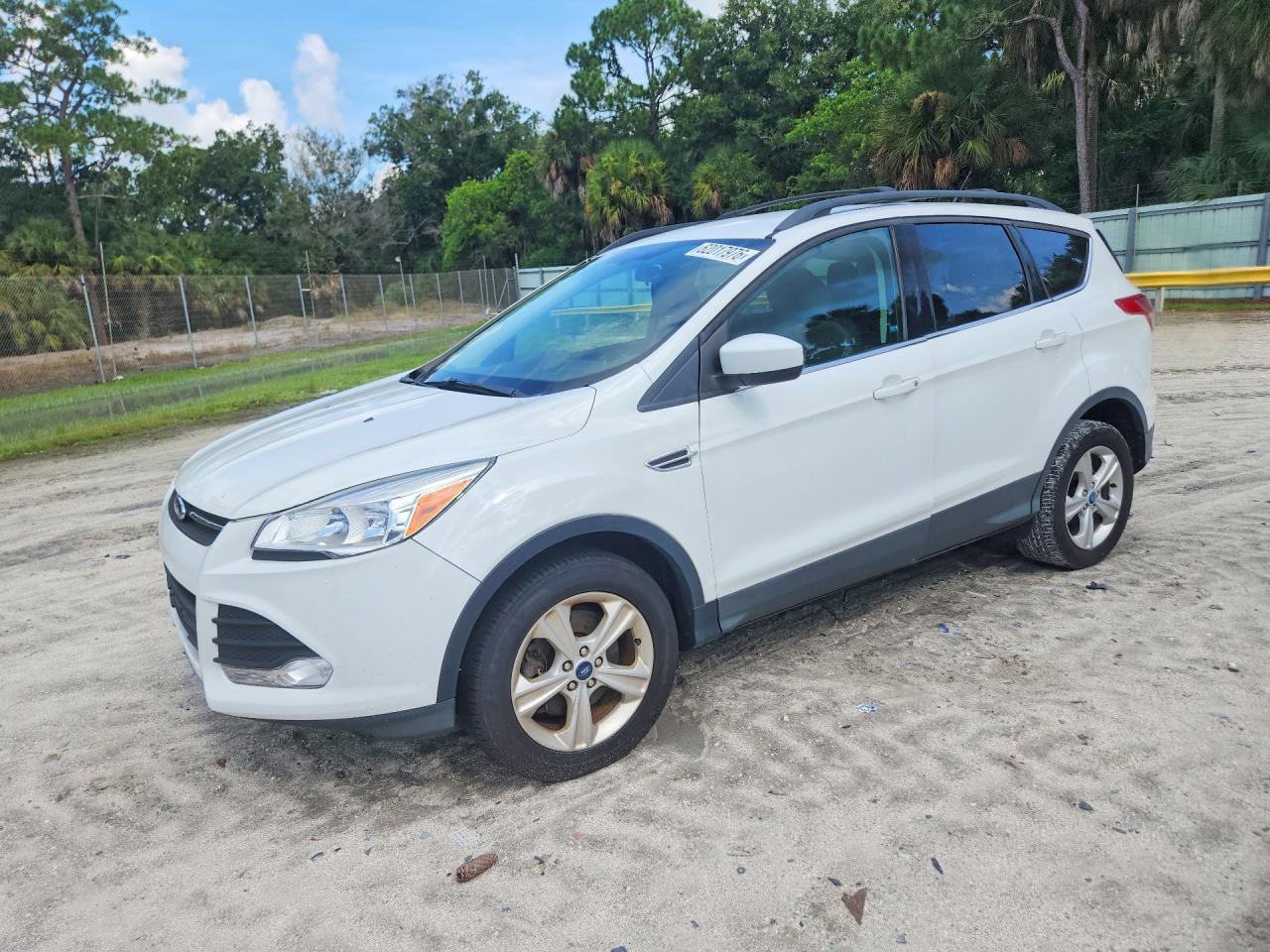 2013 Ford Escape Se White vin: 1FMCU9GX6DUB35678