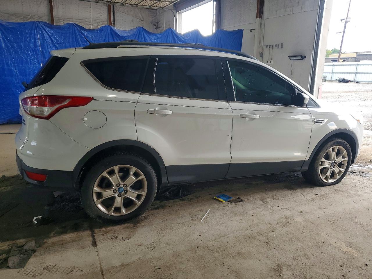 2013 Ford Escape Se Белый vin: 1FMCU9GX6DUC53410