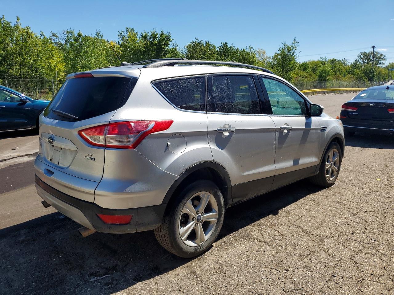 2014 Ford Escape Se Серебряный vin: 1FMCU9GX6EUA48624