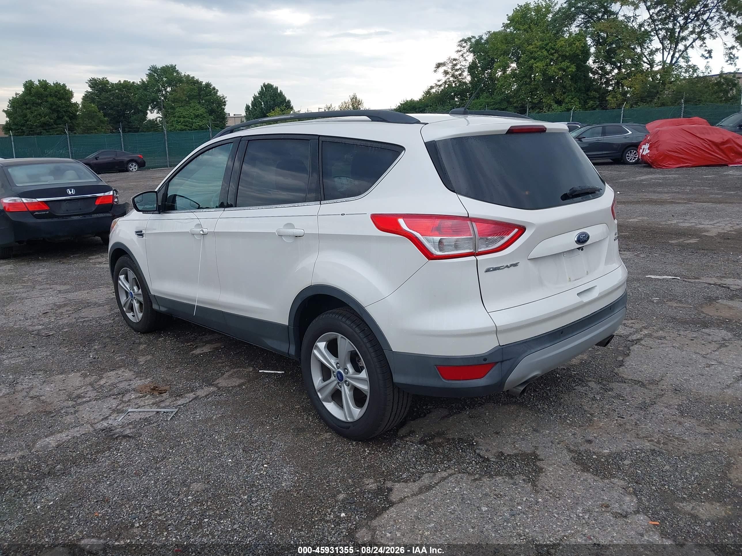 2014 Ford Escape Se Белый vin: 1FMCU9GX6EUB53180