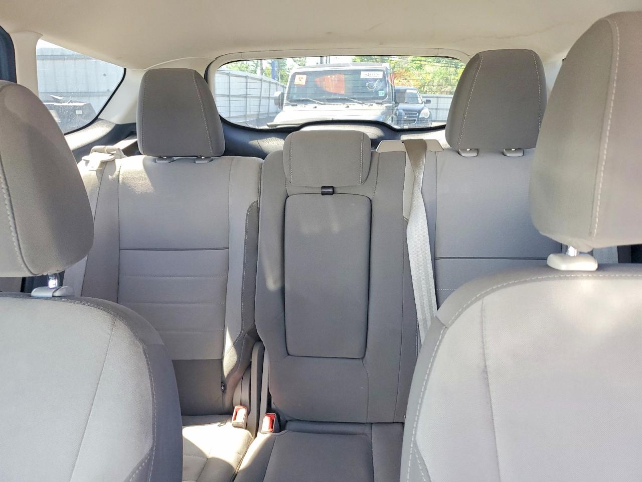 2015 Ford Escape Se Серебряный vin: 1FMCU9GX6FUA27841