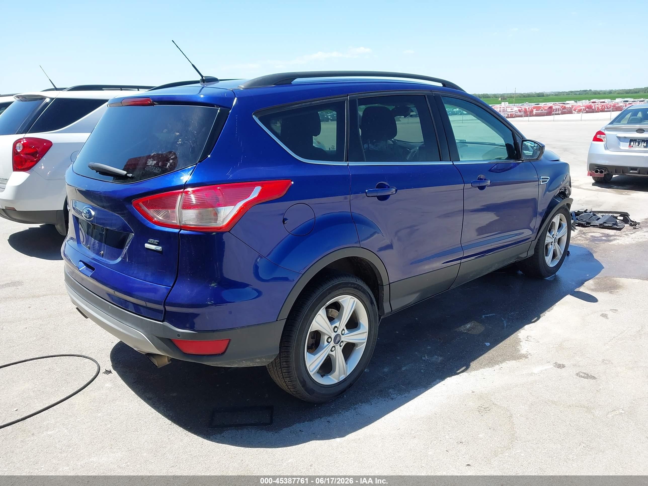 2015 Ford Escape Se Синий vin: 1FMCU9GX6FUA75307