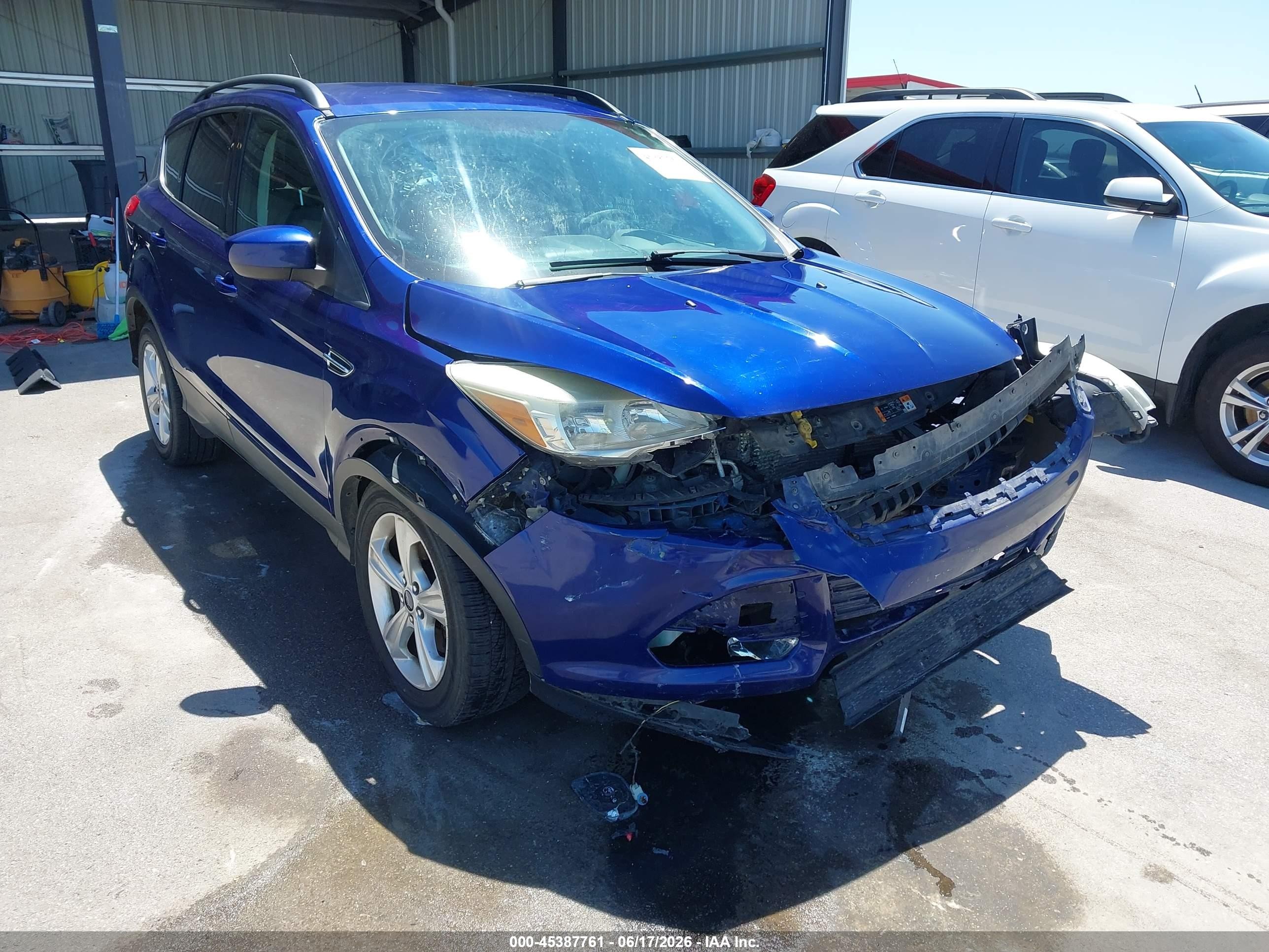 2015 Ford Escape Se Синий vin: 1FMCU9GX6FUA75307