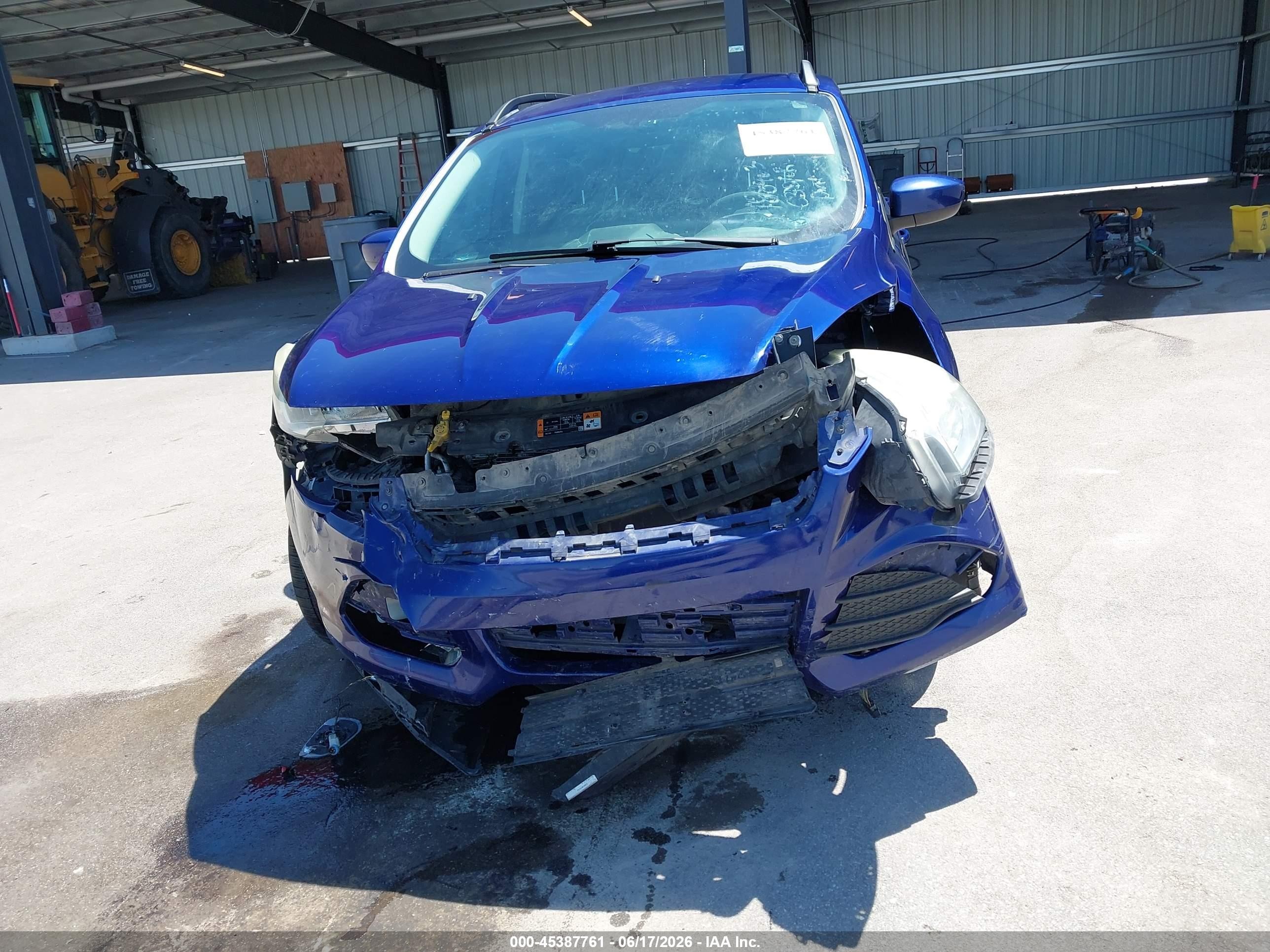 2015 Ford Escape Se Синий vin: 1FMCU9GX6FUA75307