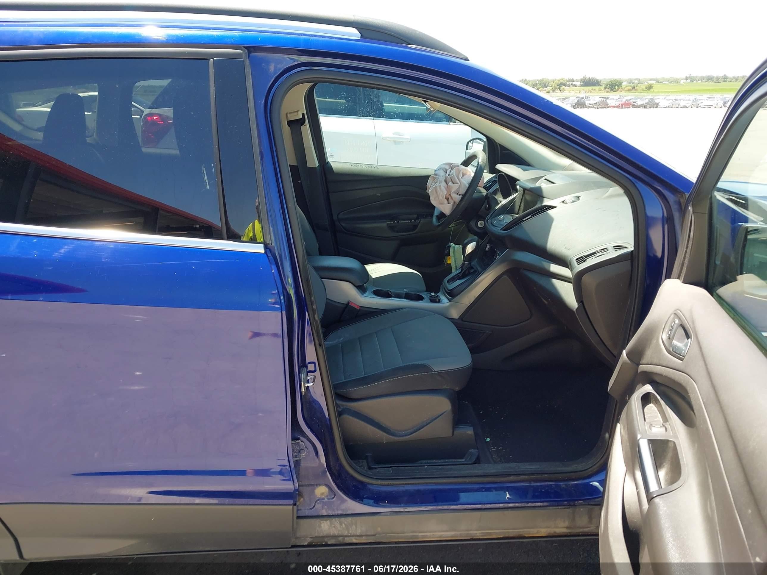 2015 Ford Escape Se Синий vin: 1FMCU9GX6FUA75307