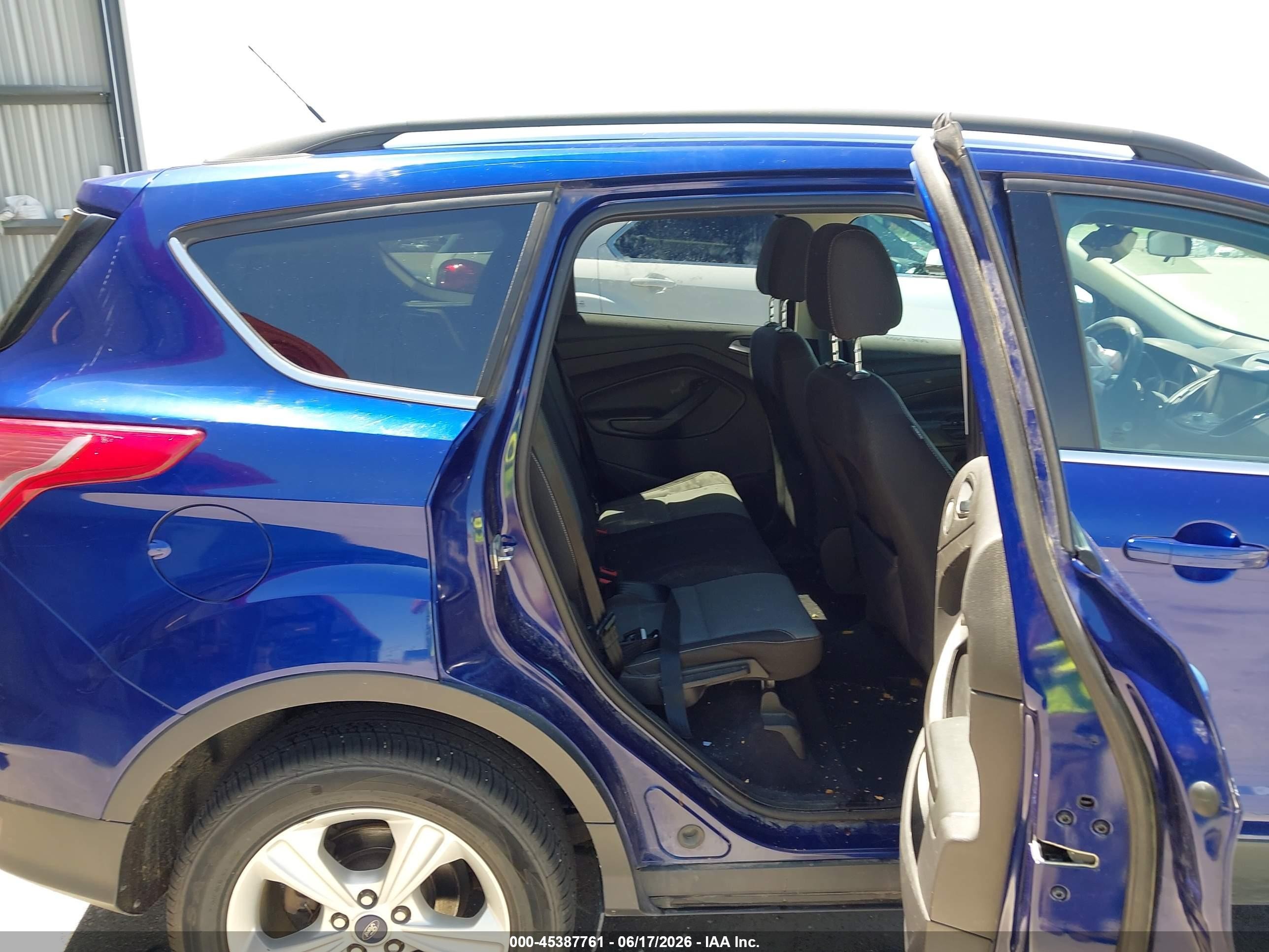 2015 Ford Escape Se Синий vin: 1FMCU9GX6FUA75307