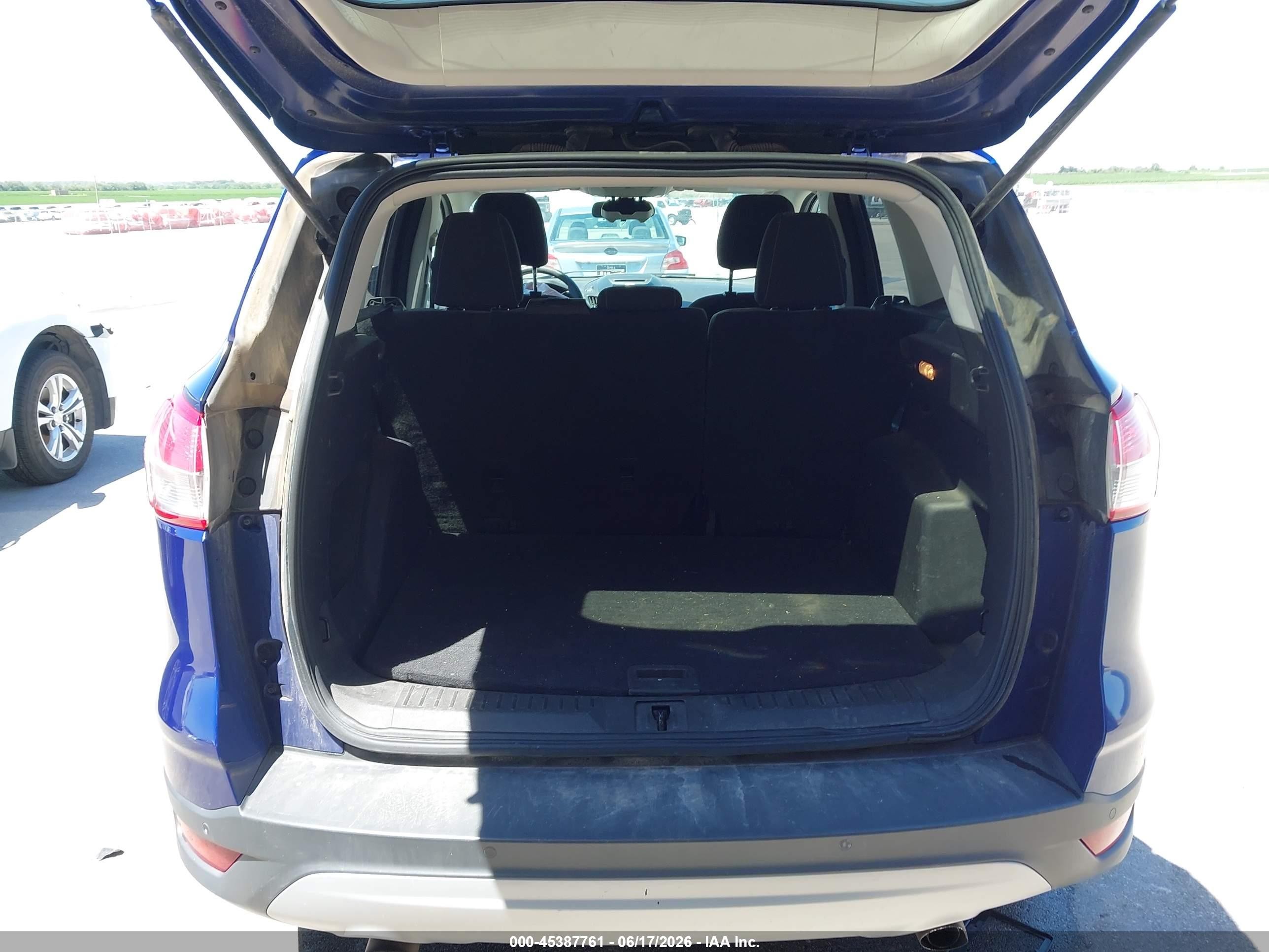 2015 Ford Escape Se Синий vin: 1FMCU9GX6FUA75307
