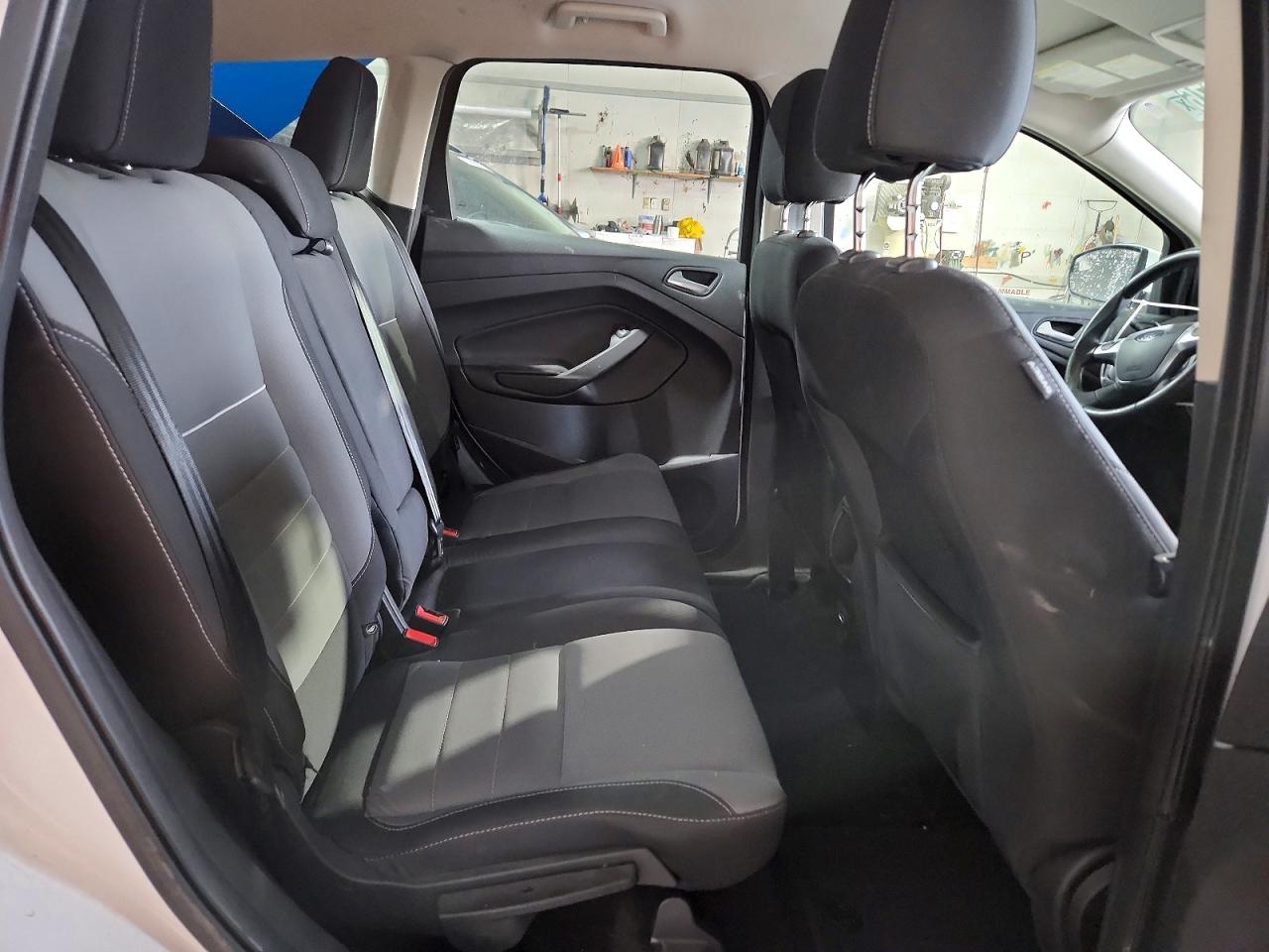 2014 Ford Escape Se White vin: 1FMCU9GX7EUB16963