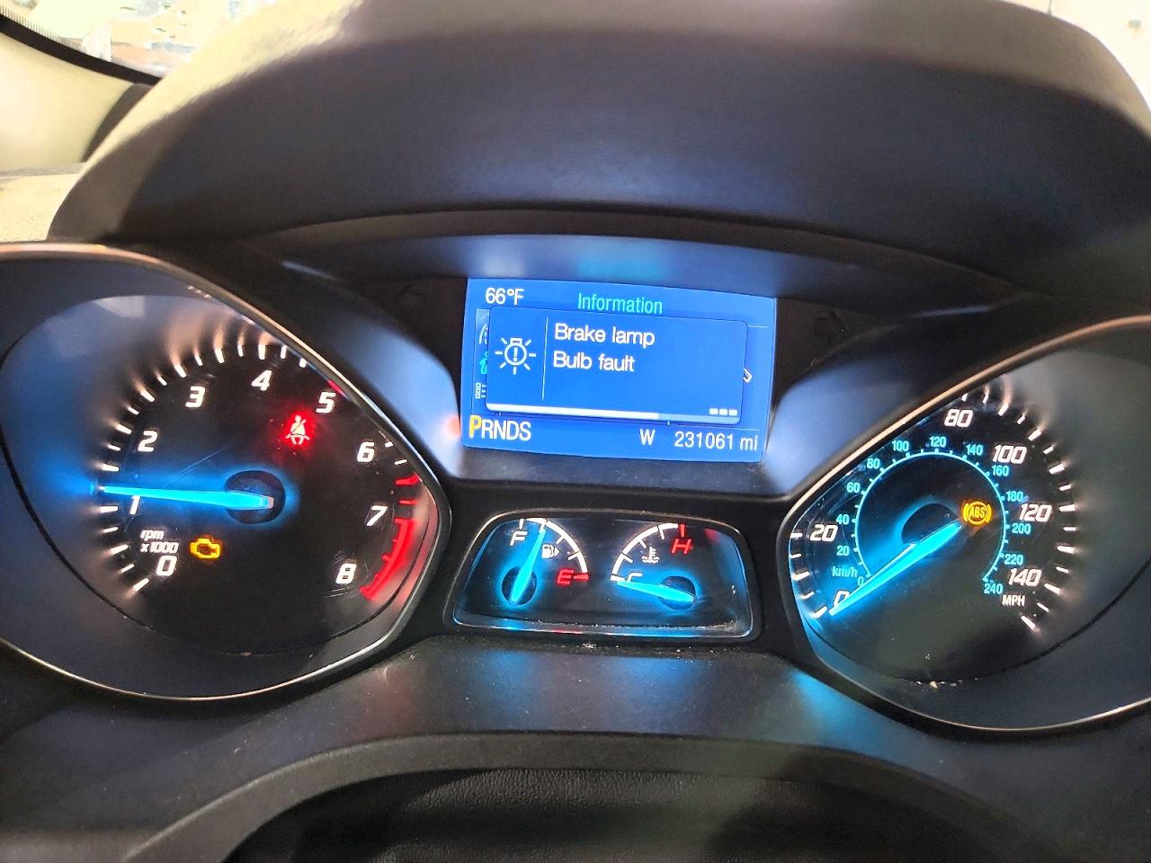 2014 Ford Escape Se White vin: 1FMCU9GX7EUB16963
