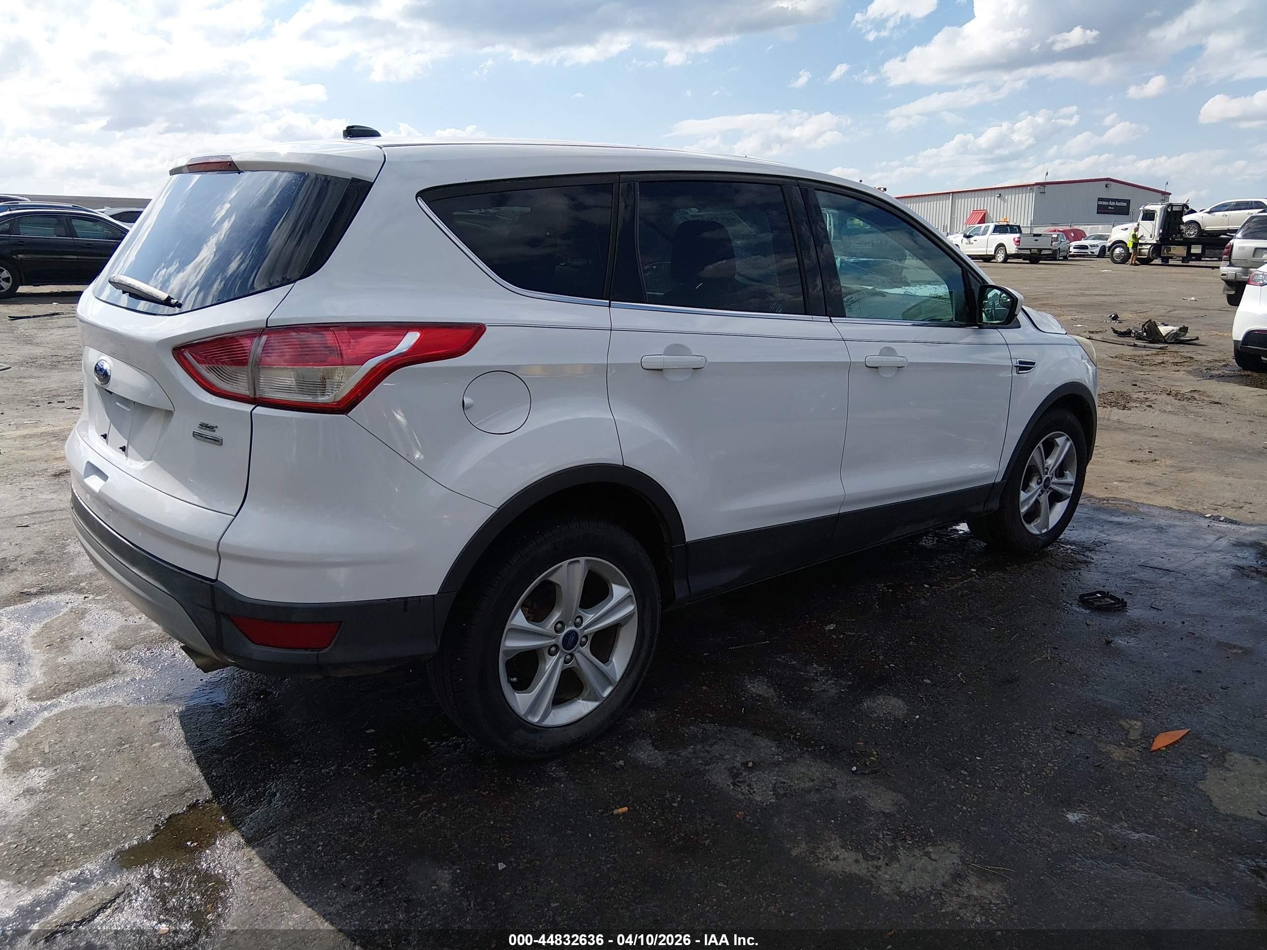 2014 Ford Escape Se White vin: 1FMCU9GX7EUE01114