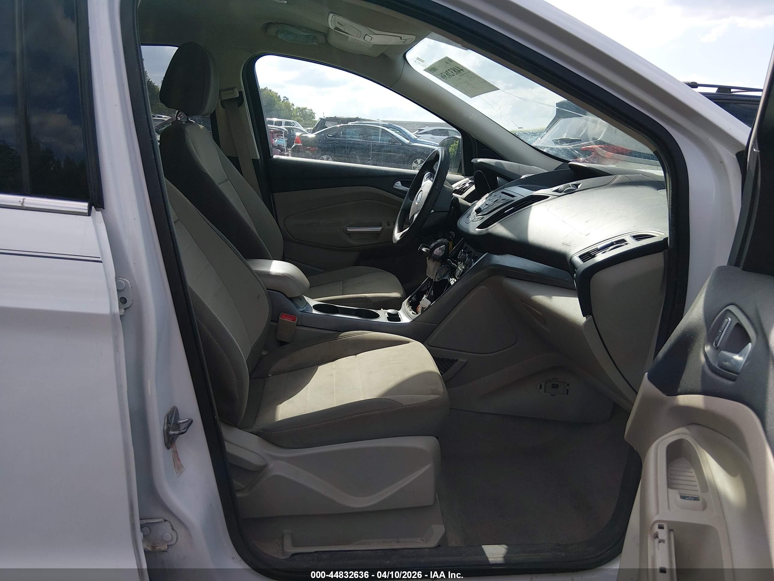 2014 Ford Escape Se White vin: 1FMCU9GX7EUE01114