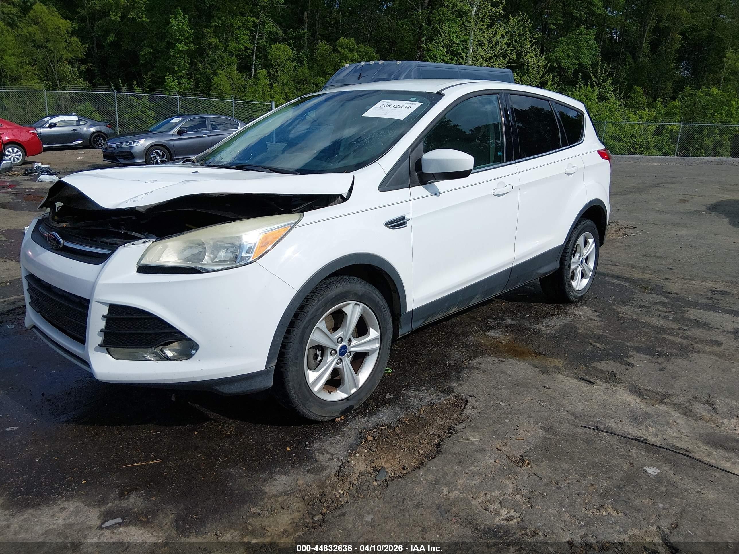 2014 Ford Escape Se White vin: 1FMCU9GX7EUE01114