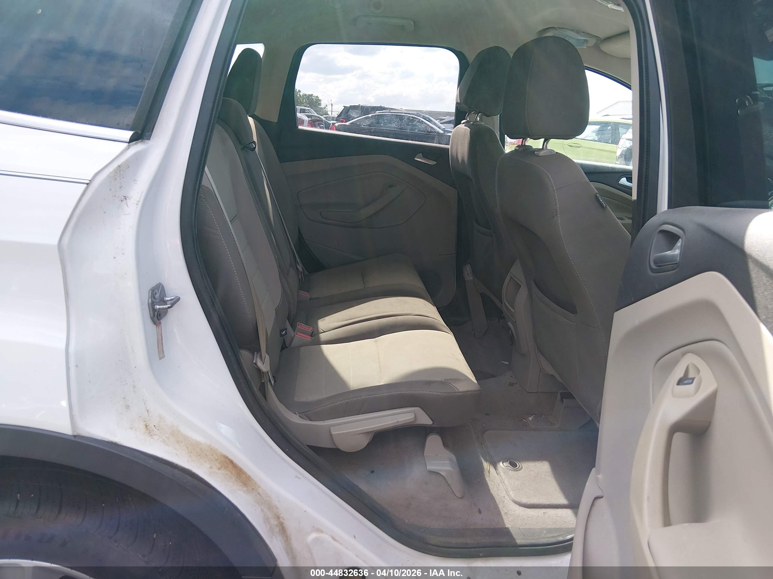2014 Ford Escape Se White vin: 1FMCU9GX7EUE01114