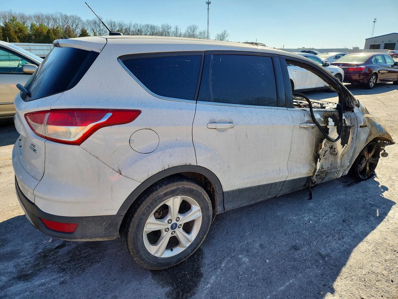2015 Ford Escape Se White vin: 1FMCU9GX7FUA94111
