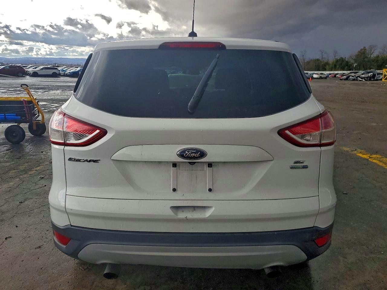 2015 Ford Escape Se Белый vin: 1FMCU9GX7FUA97364